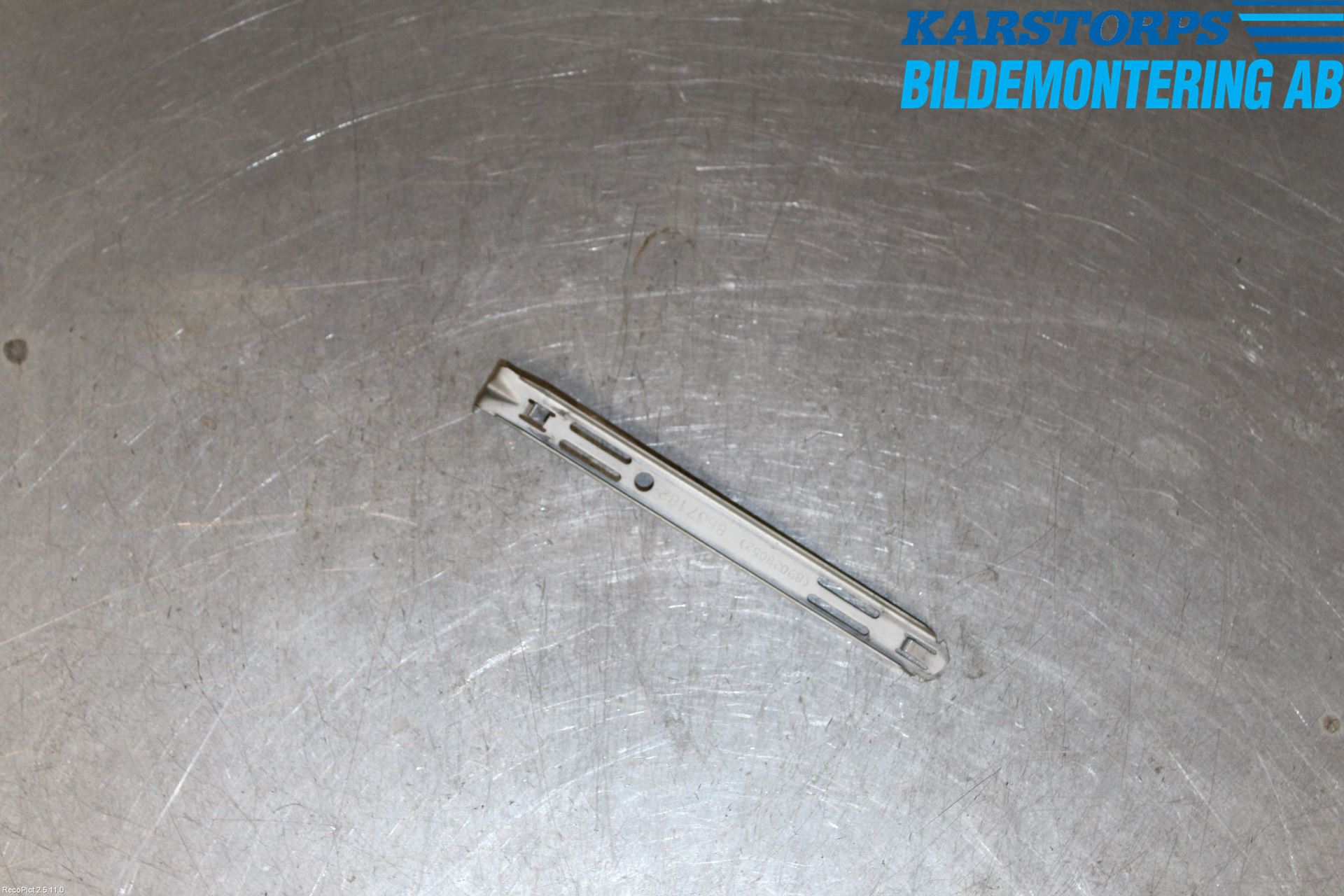 Volvo XC90 03-06 Frontlykt Holder-Feste
