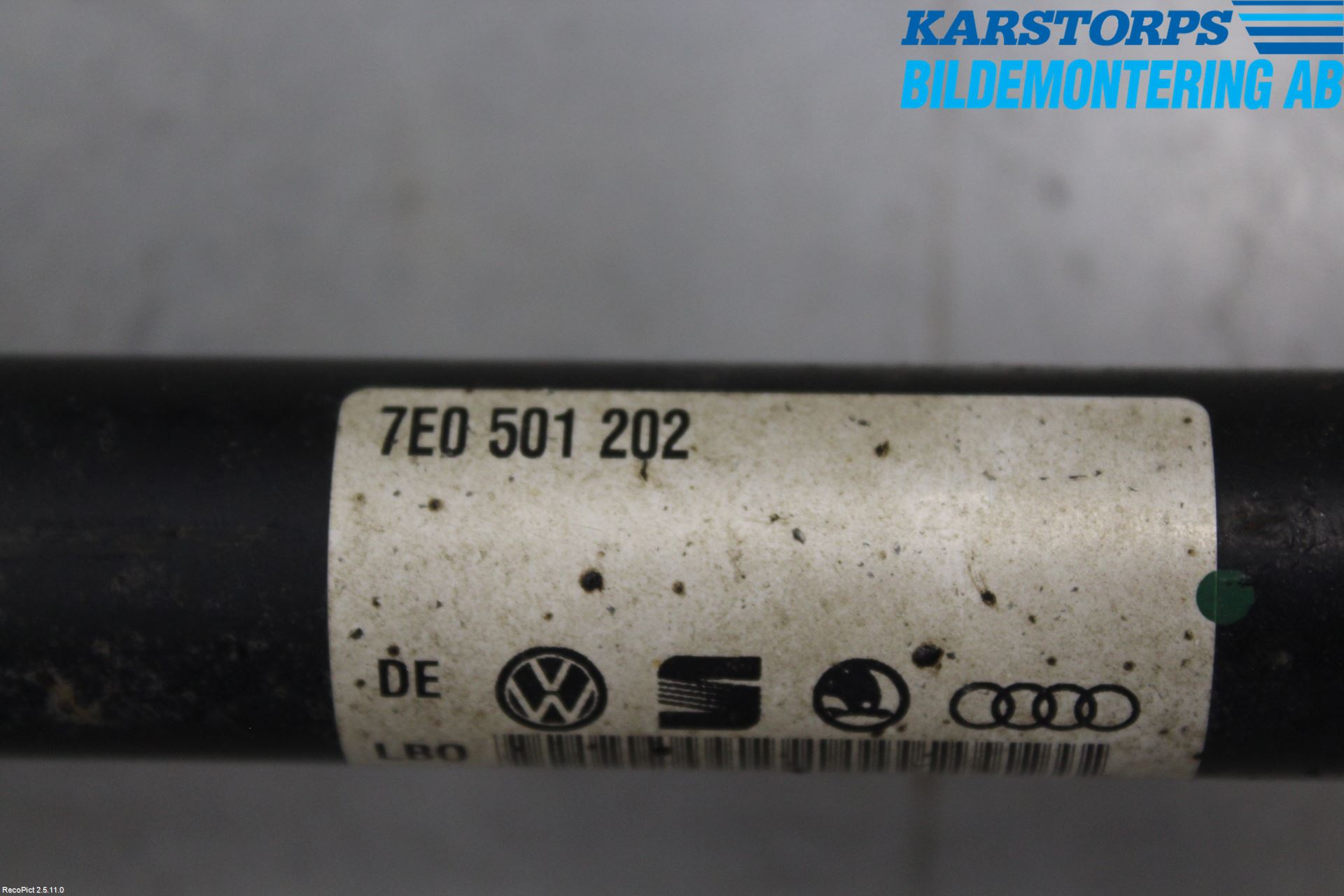 Volkswagen VW TRANSP/CARAVELLE (T5) 04-15 Drivaksel Bak Kompl Høyre