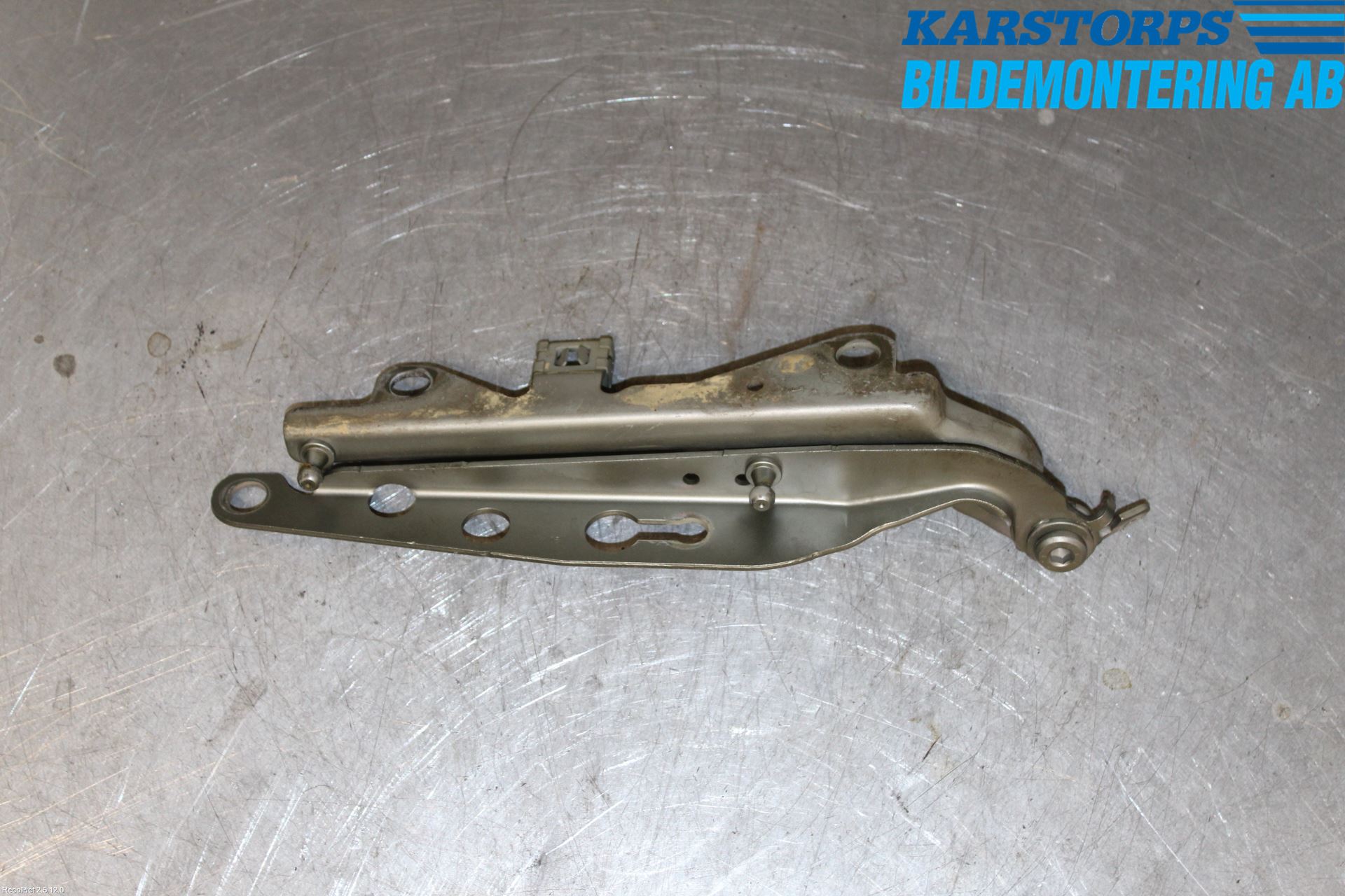 Volvo V70 05-08 Panser Hengsel - Hengsler
