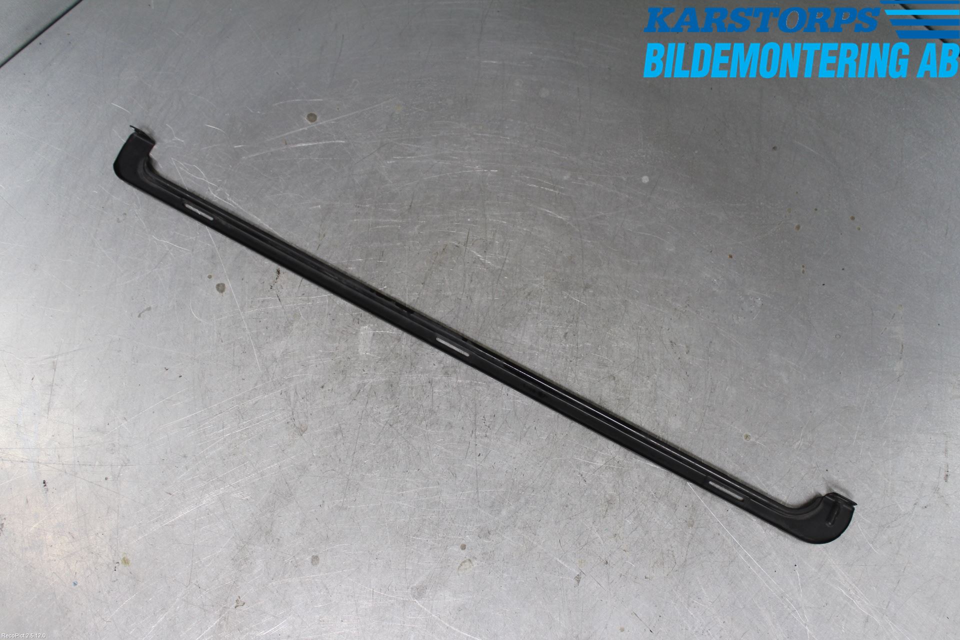 Volvo V50 08-12 Radiator Feste - Ramme - Bjelk
