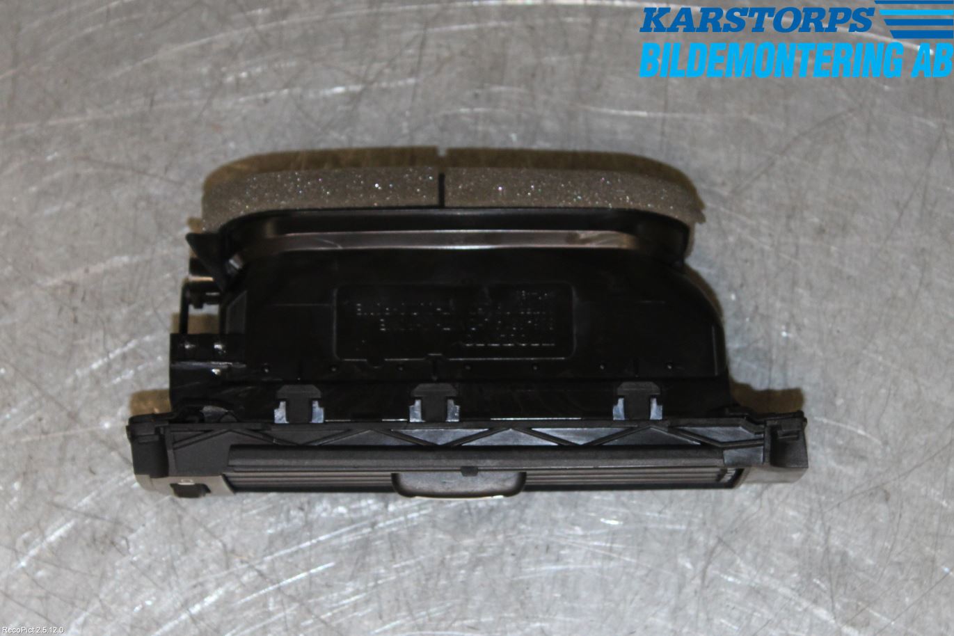 Volvo V70 14-16 Dashbord Kanal - Dyse