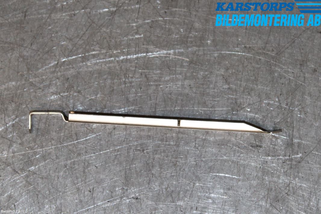 Volvo V50 08-12 Frontlykt Holder-Feste