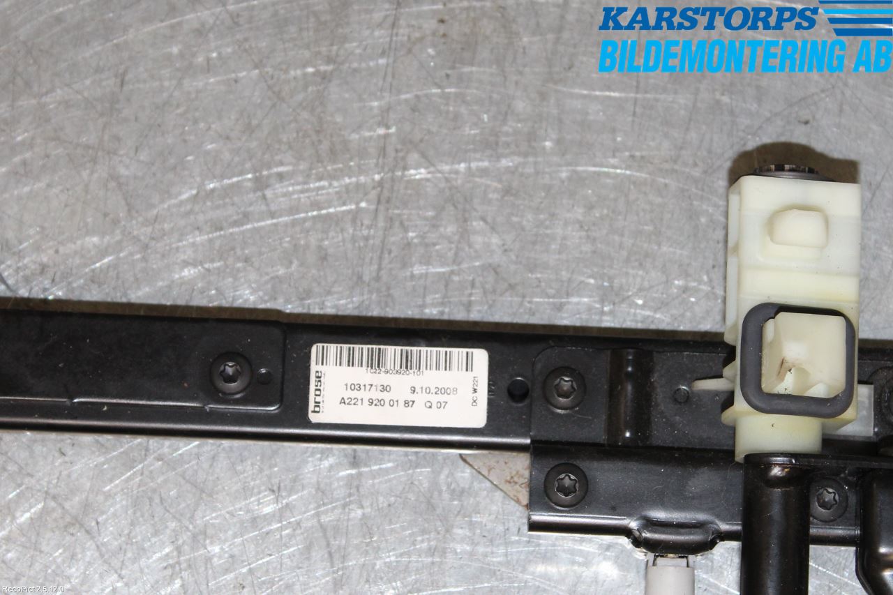 Mercedes-Benz MB S-KLASS (W221) 05-13 Sikkerhetsbelte Foran Midtre