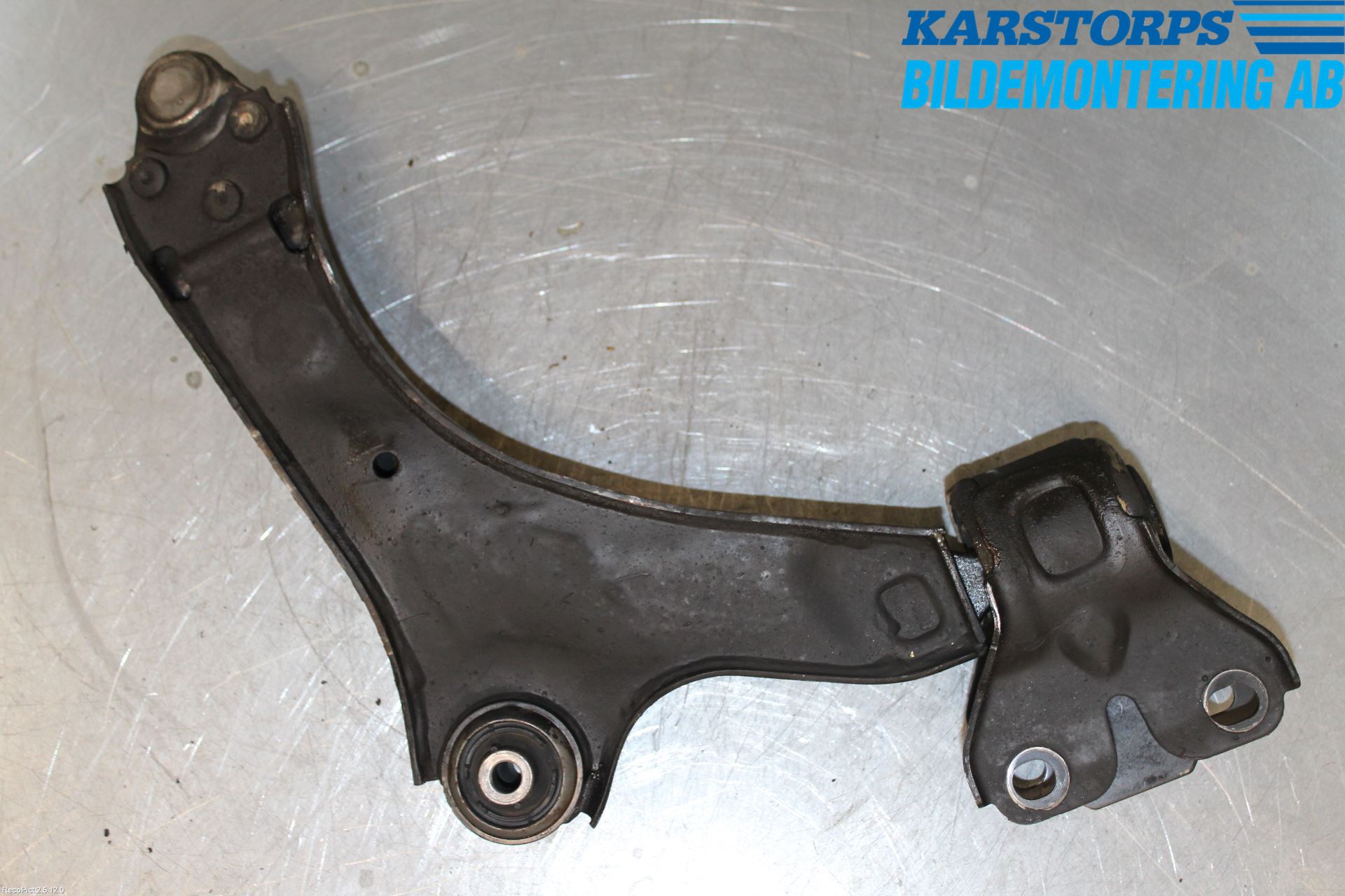 Volvo V60 14-18 Bærearm Foran Venstre Nedre
