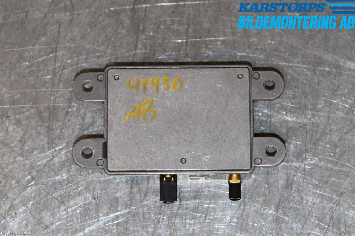 Mercedes-Benz MB S-KLASS (W221) 05-13 Stereo Antenneforsterker