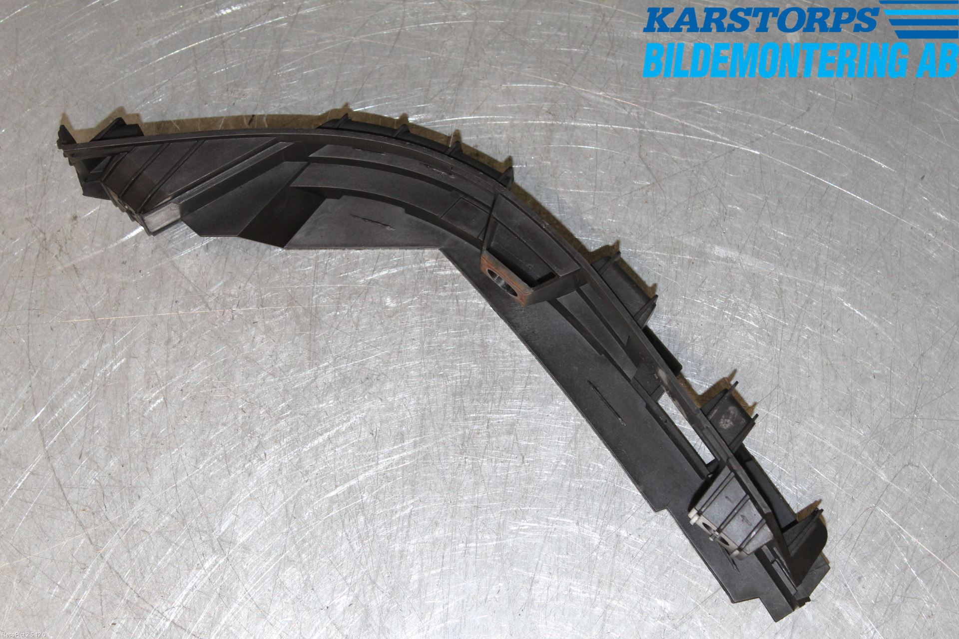 BMW 7 E65/66    00-08 Støtfangerfeste Bak Høyre