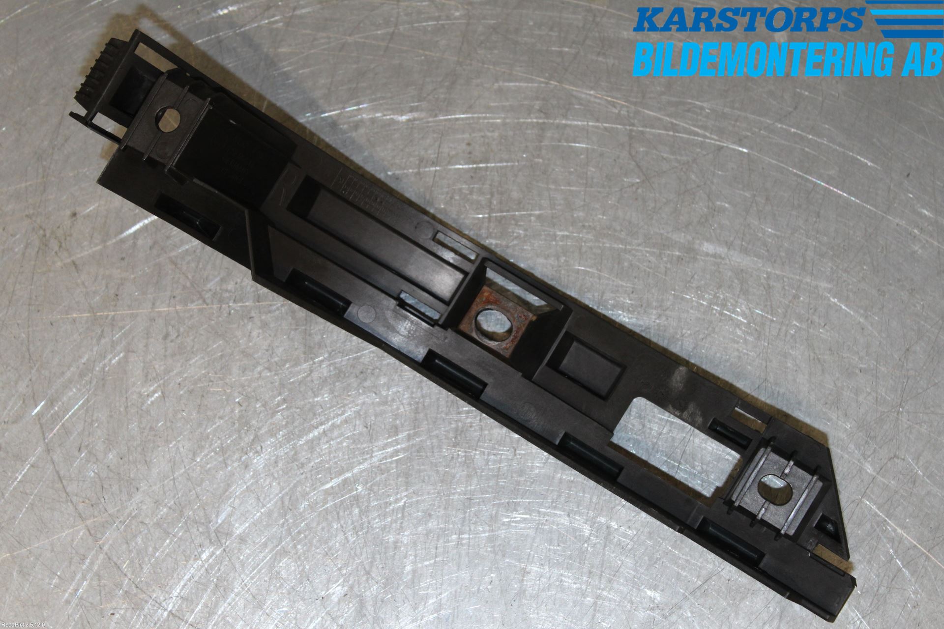 BMW 7 E65/66    00-08 Støtfangerfeste Bak Høyre