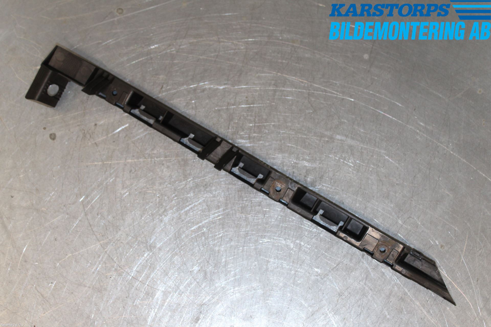 BMW 7 E65/66    00-08 Støtfangerfeste Bak Høyre