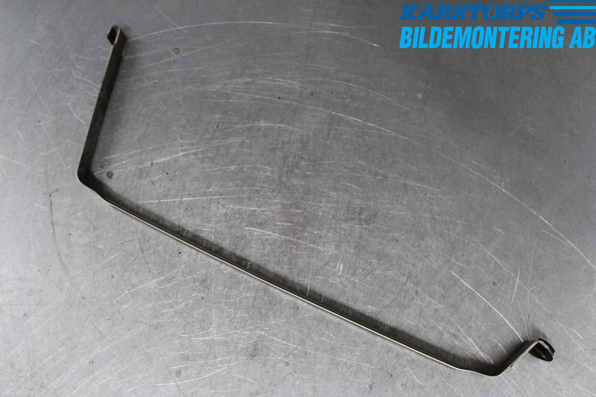 BMW 7 E65/66    00-08 Drivstofftank Bånd-Feste