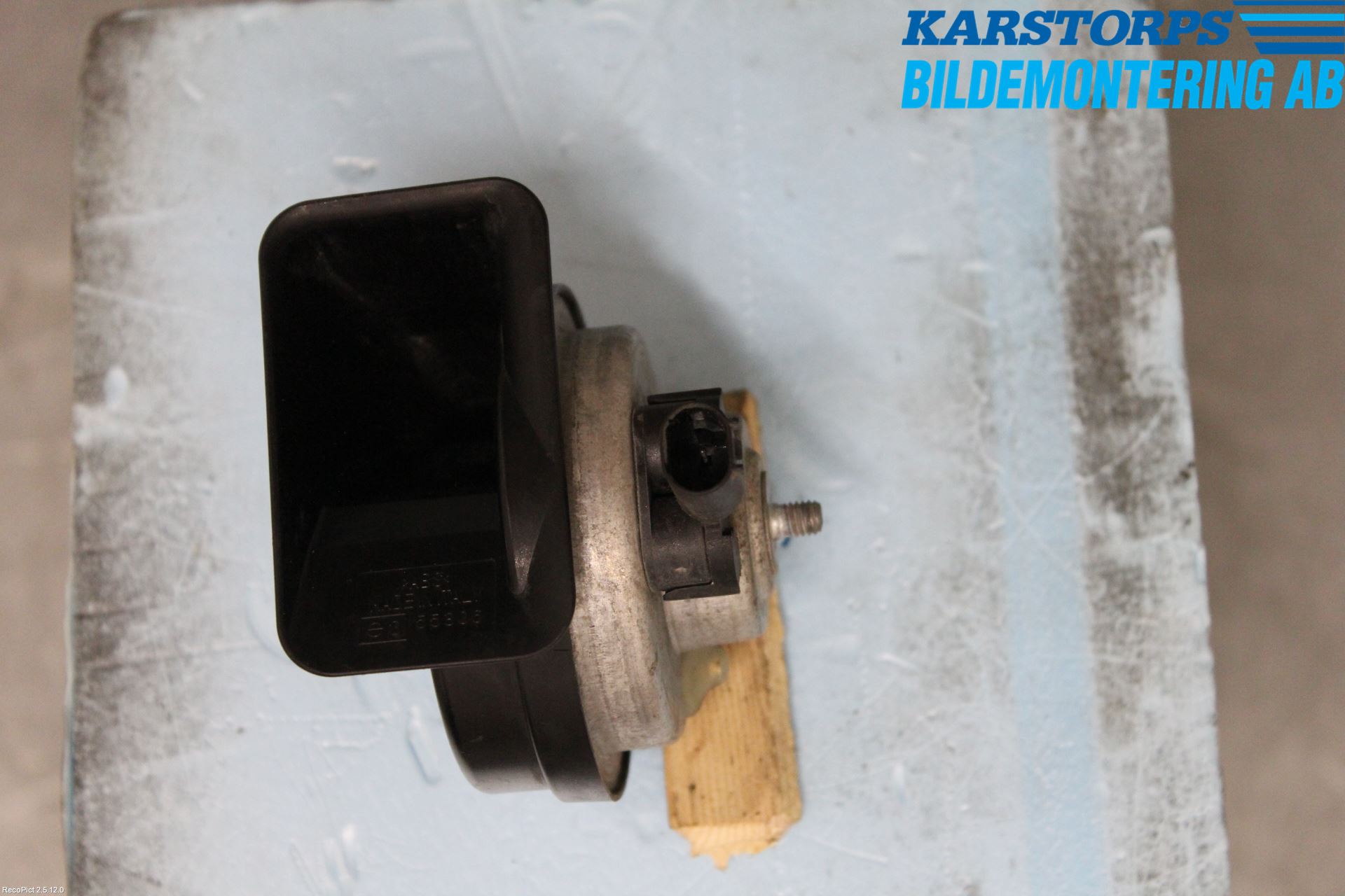 BMW 7 E65/66    00-08 Signalhorn