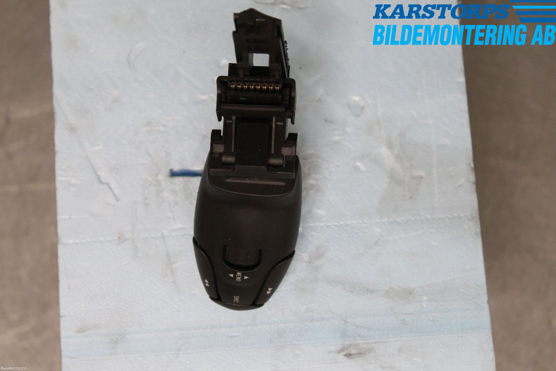 Peugeot 307     01-05 Bryter Ratt Radio-Stereo