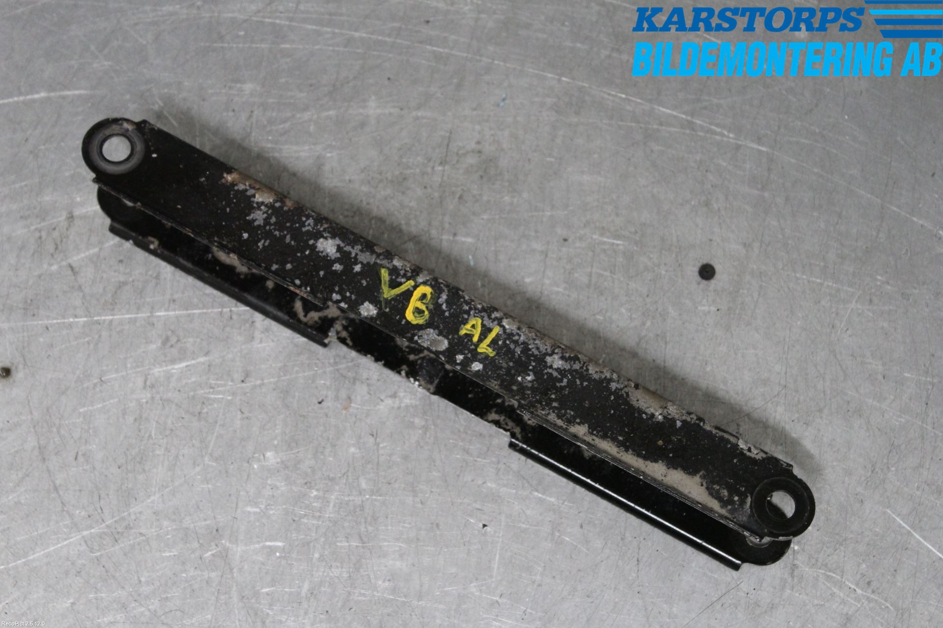 BMW 1 E87/81 5D/3D 03-11 Bakaksel Momentstag