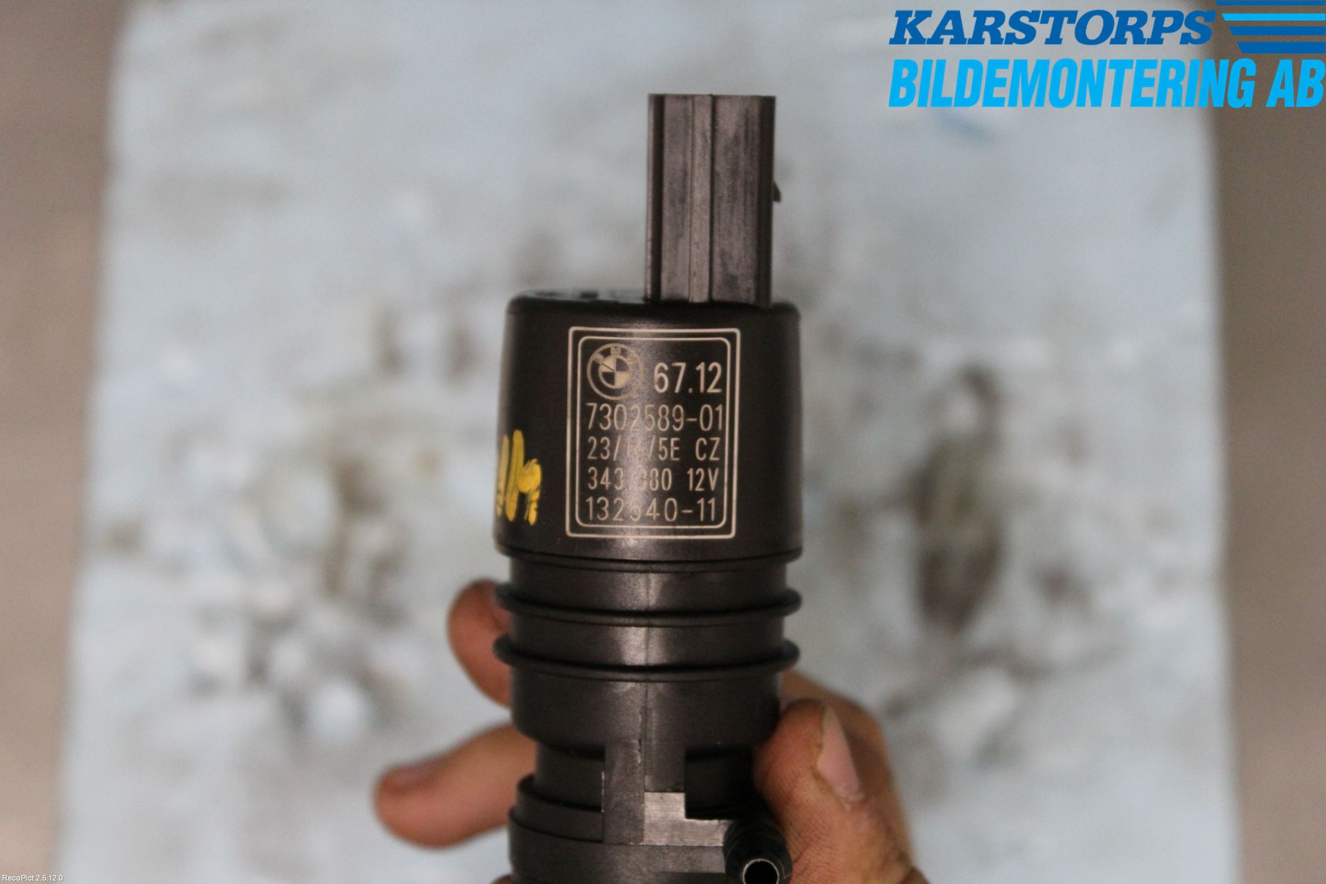 BMW 3 F30/F31/F80 12-19 Spylerpumpe Frontrute