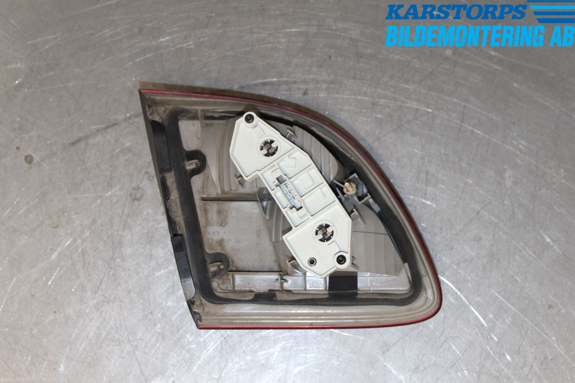 Mercedes-Benz MB E-KLASS (W211) 02-09 Baklykt Høyre  På Luke(Indre)
