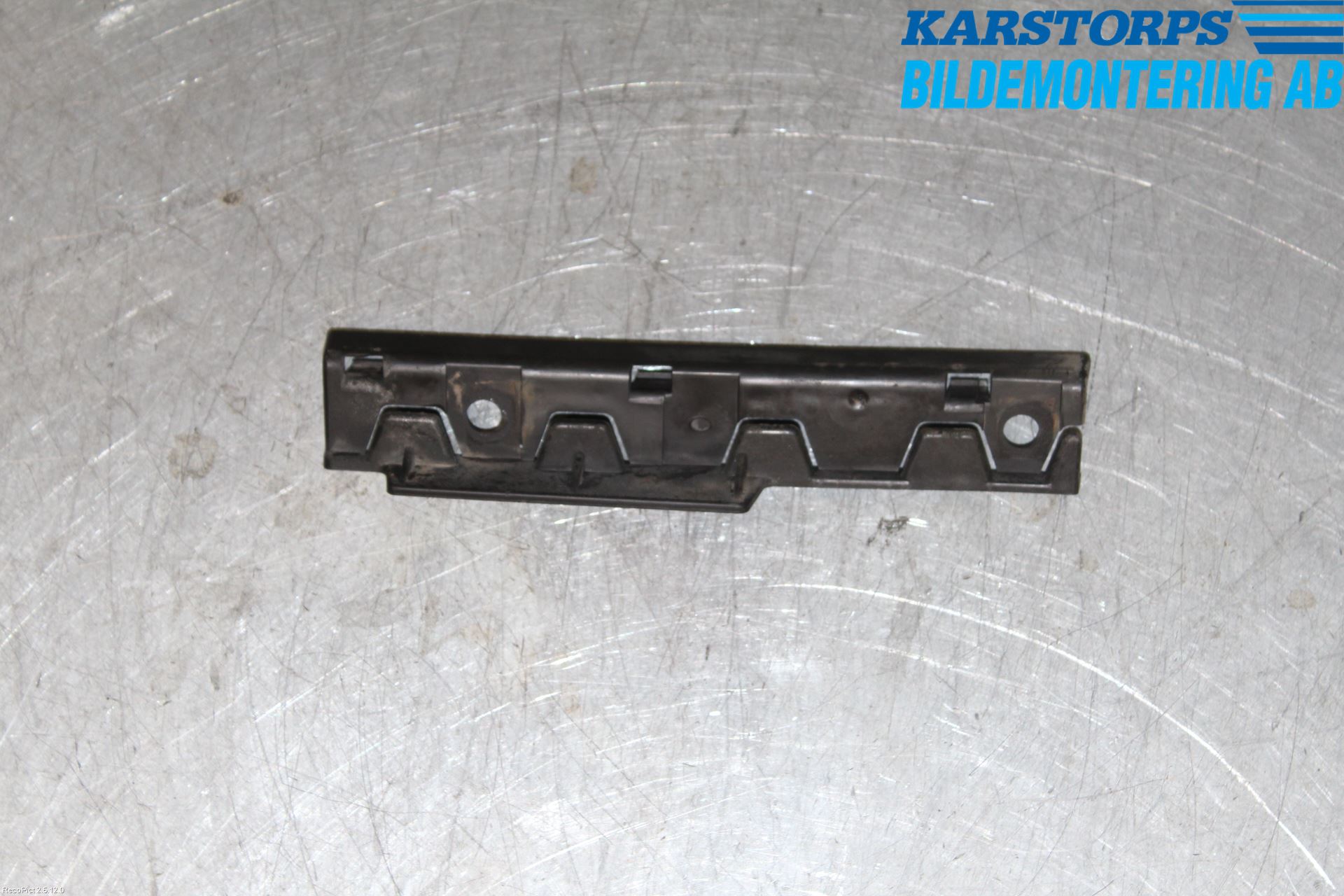 BMW 5 E60/61 Sed/Tou 02-10 Kanalskjørt Venstre