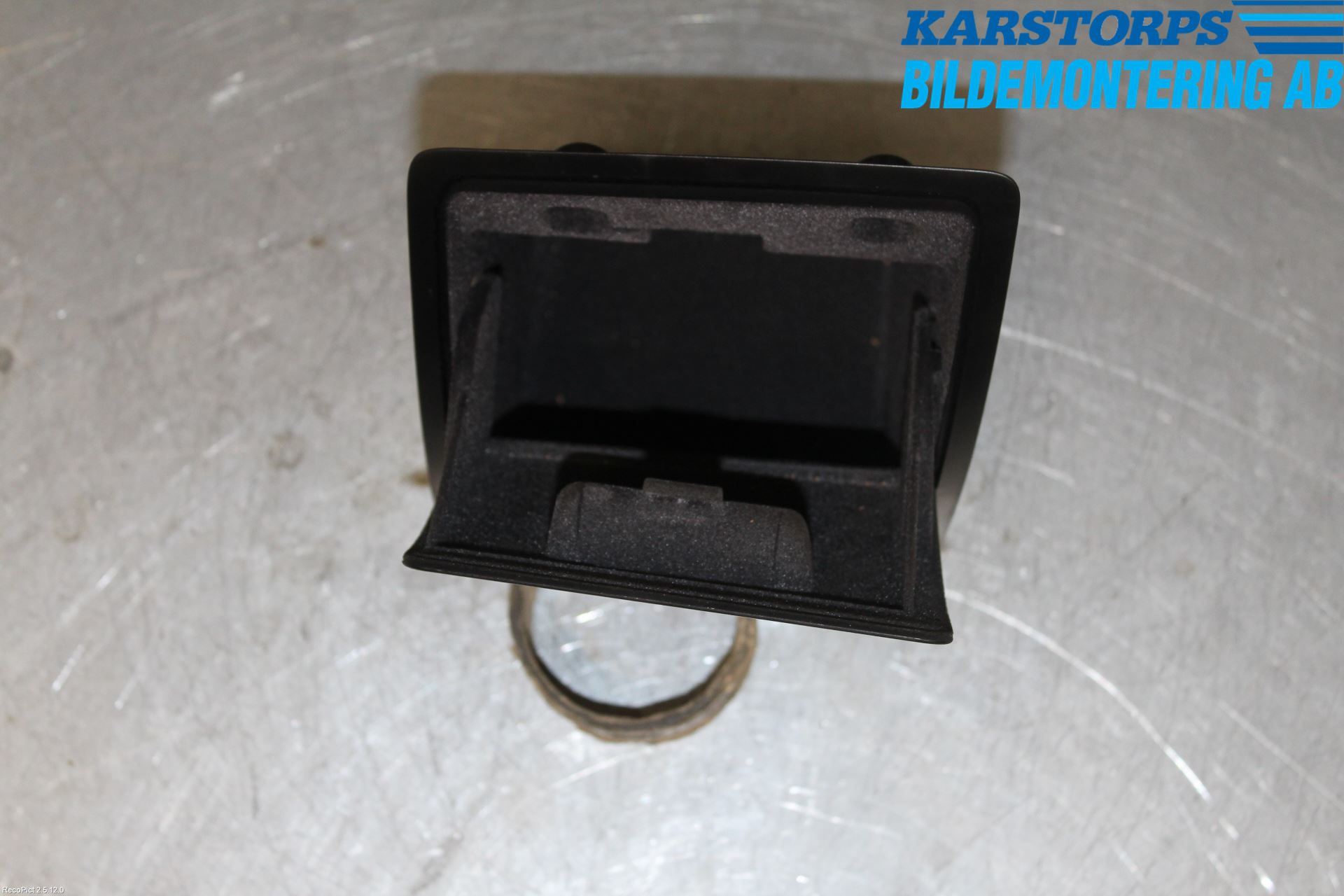 BMW 5 E60/61 Sed/Tou 02-10 Innr Oppbevaringsrom
