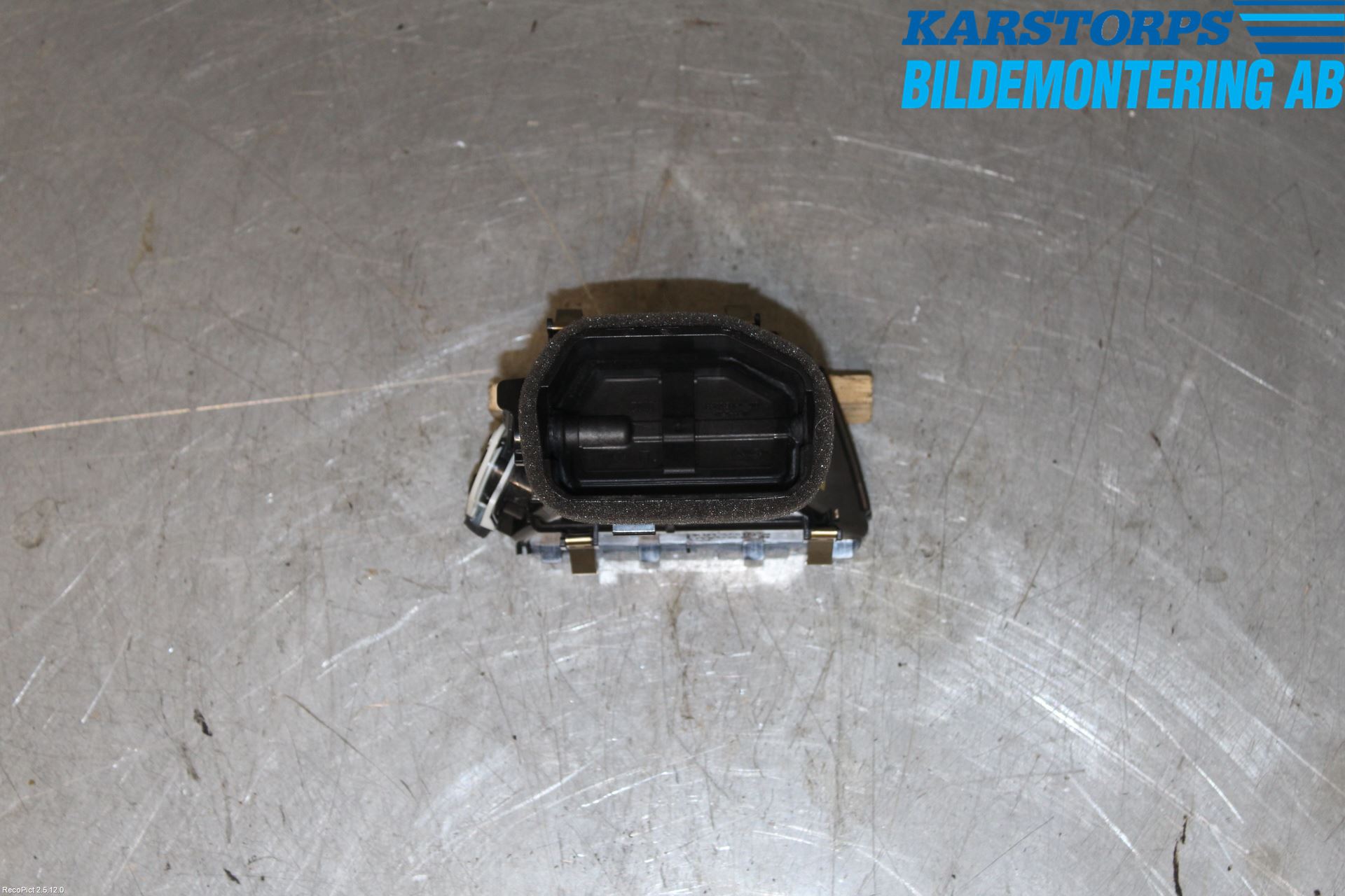 BMW 3 F30/F31/F80 12-19 Dashbord Kanal - Dyse