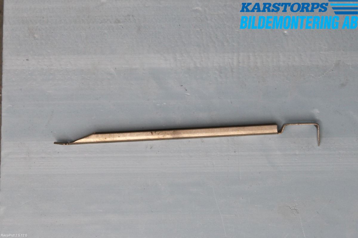 Volvo V50 04-07 Frontlykt Holder-Feste