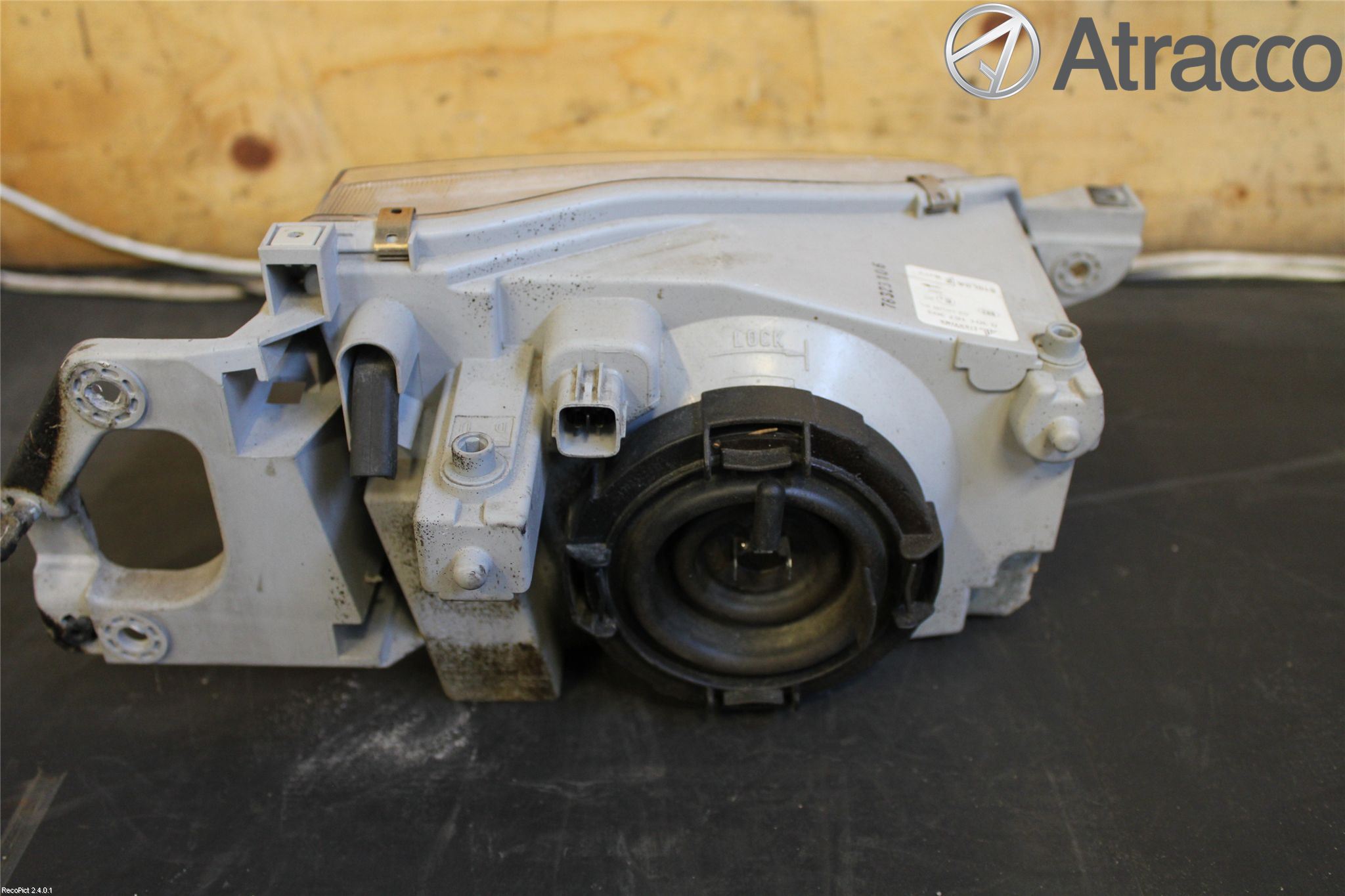 Mazda 323 99-03 Frontlykt Venstre