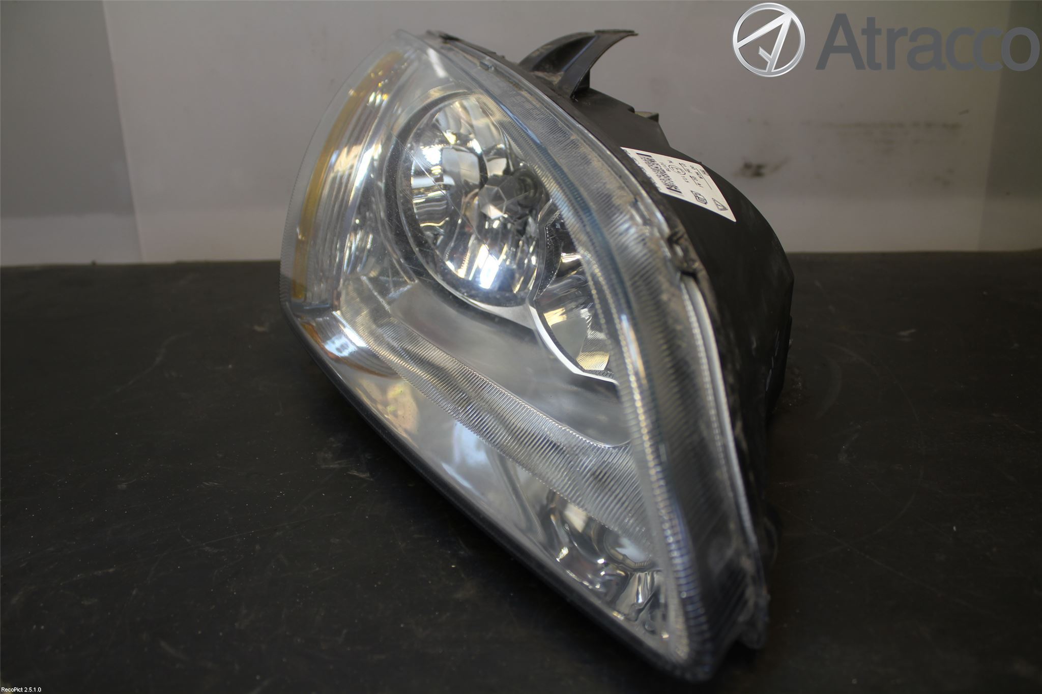 Ford FOCUS     04-07 Frontlykt Høyre