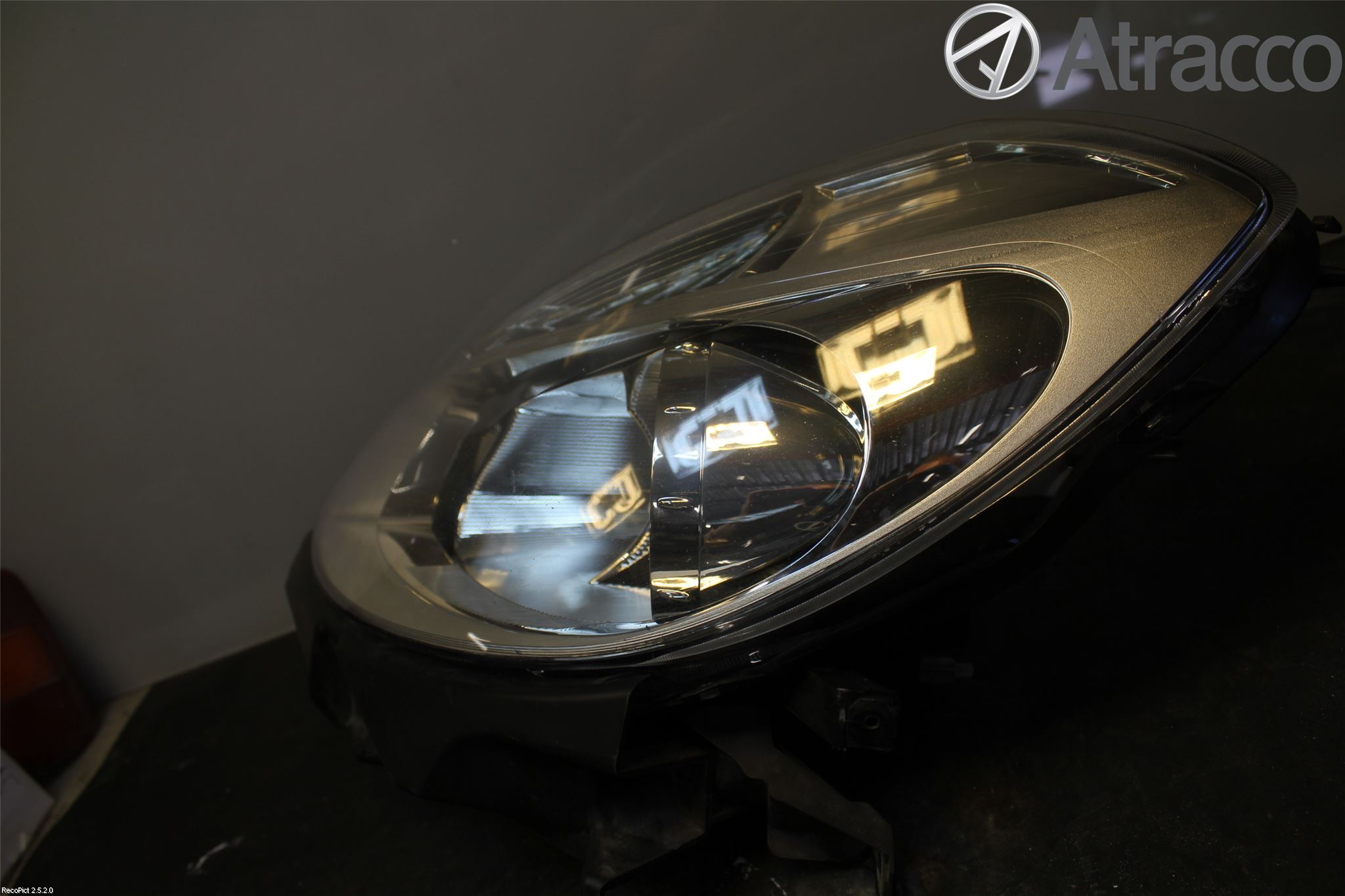 Renault CLIO III  06-09 Frontlykt Venstre