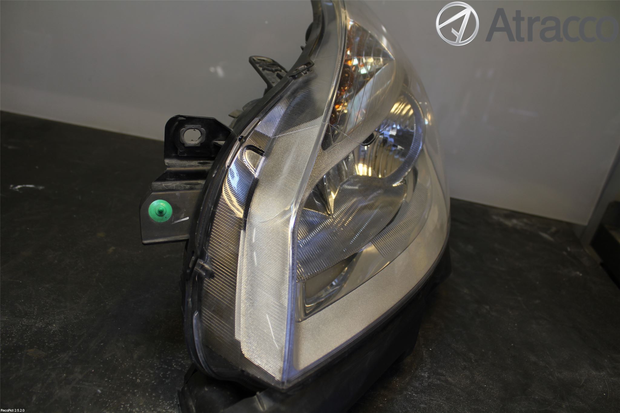 Renault CLIO III  06-09 Frontlykt Venstre