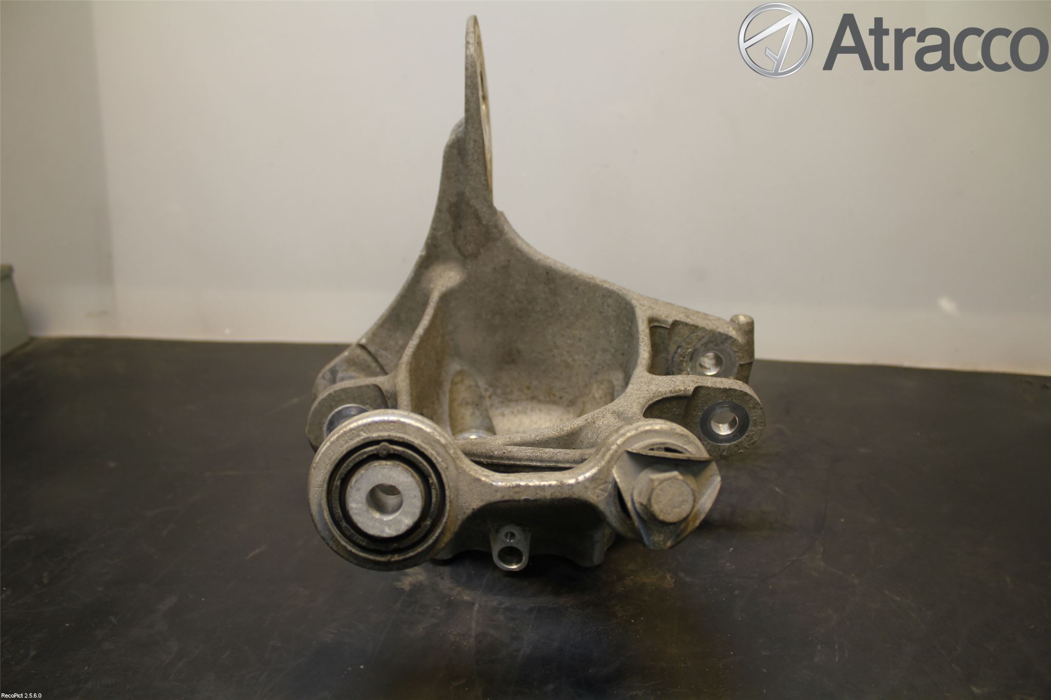 BMW 5 F10/F11/F18 09-17 Hjullagerhus Bak Venstre