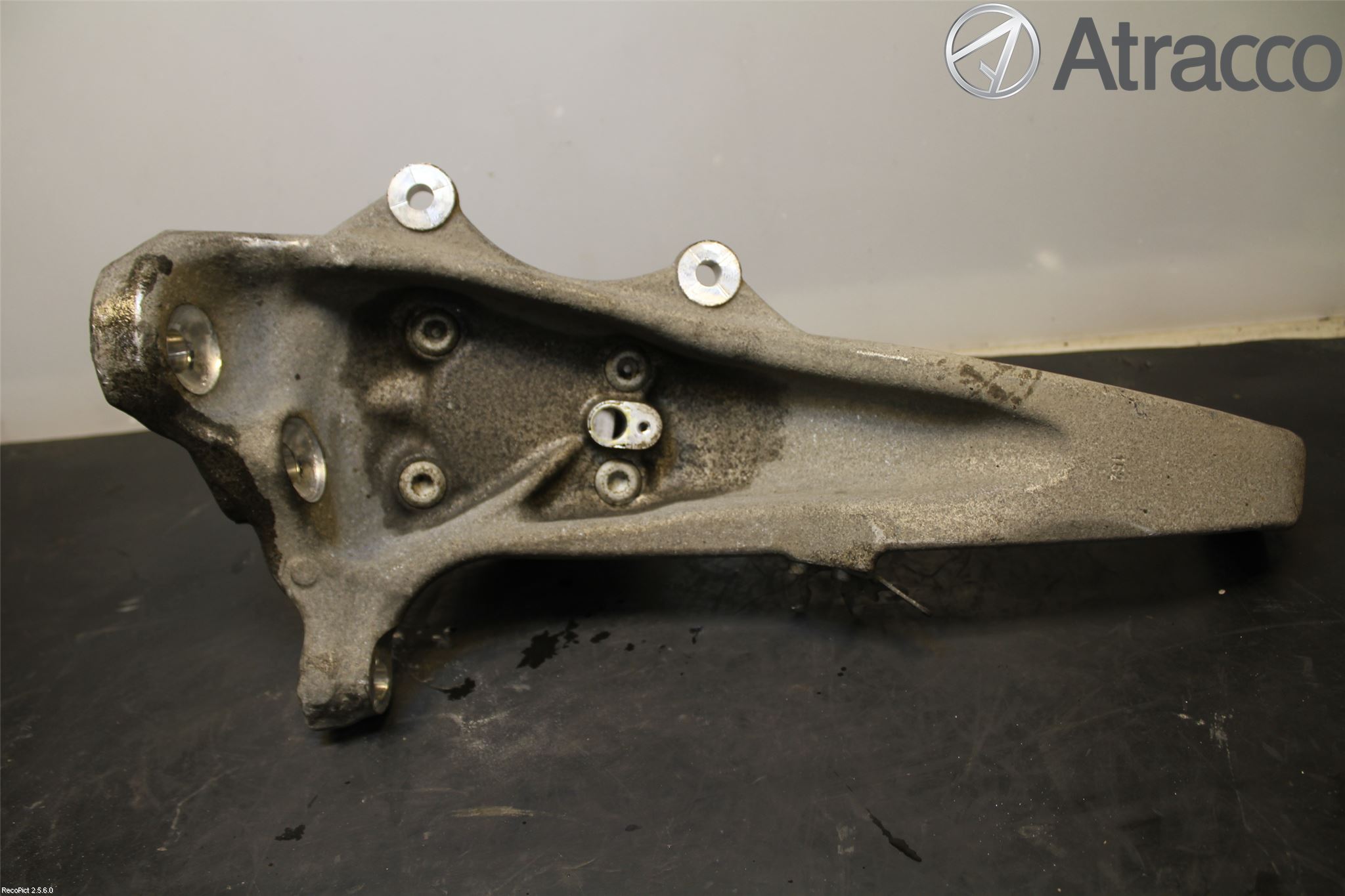 BMW 5 F10/F11/F18 09-17 Spindel Vf