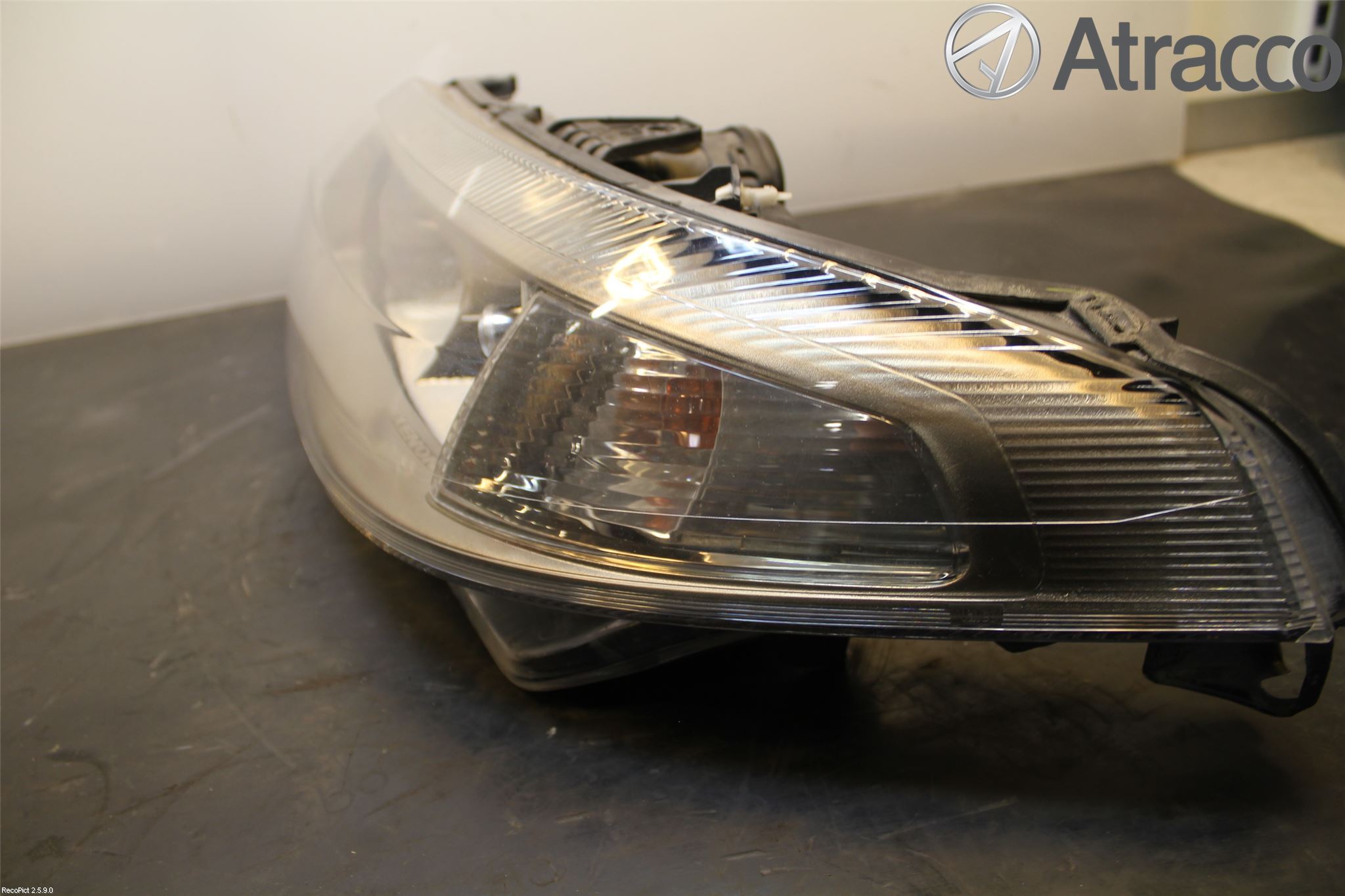 Renault LAGUNA II  01-05 Frontlykt Venstre