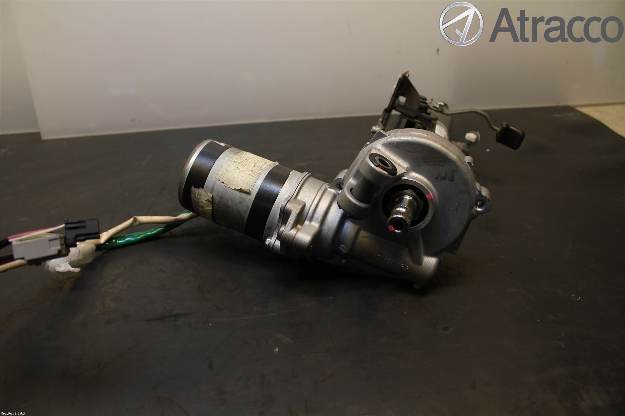 Toyota YARIS XP130 12-14 Rattakselaggregat Innebygd Servo