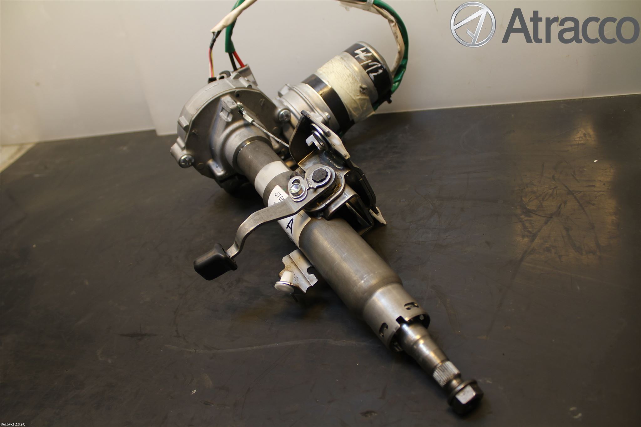 Toyota YARIS XP130 12-14 Rattakselaggregat Innebygd Servo