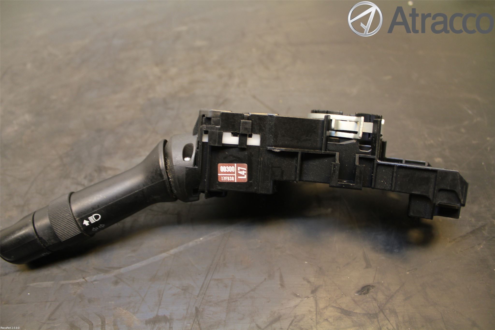 Toyota YARIS XP130 12-14 Bryter Ratt Blinklys - Lys
