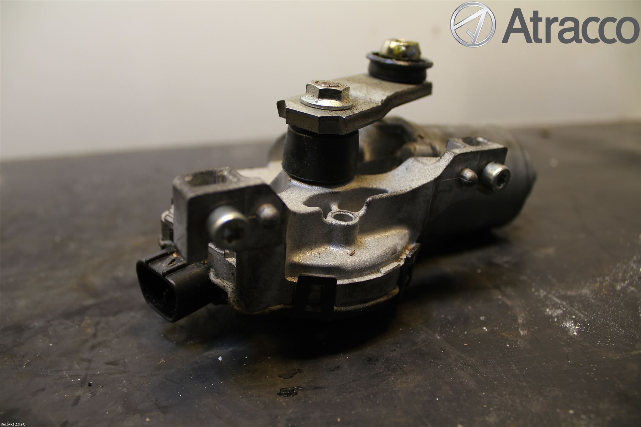 Toyota YARIS XP130 12-14 Viskermotor Frontrute