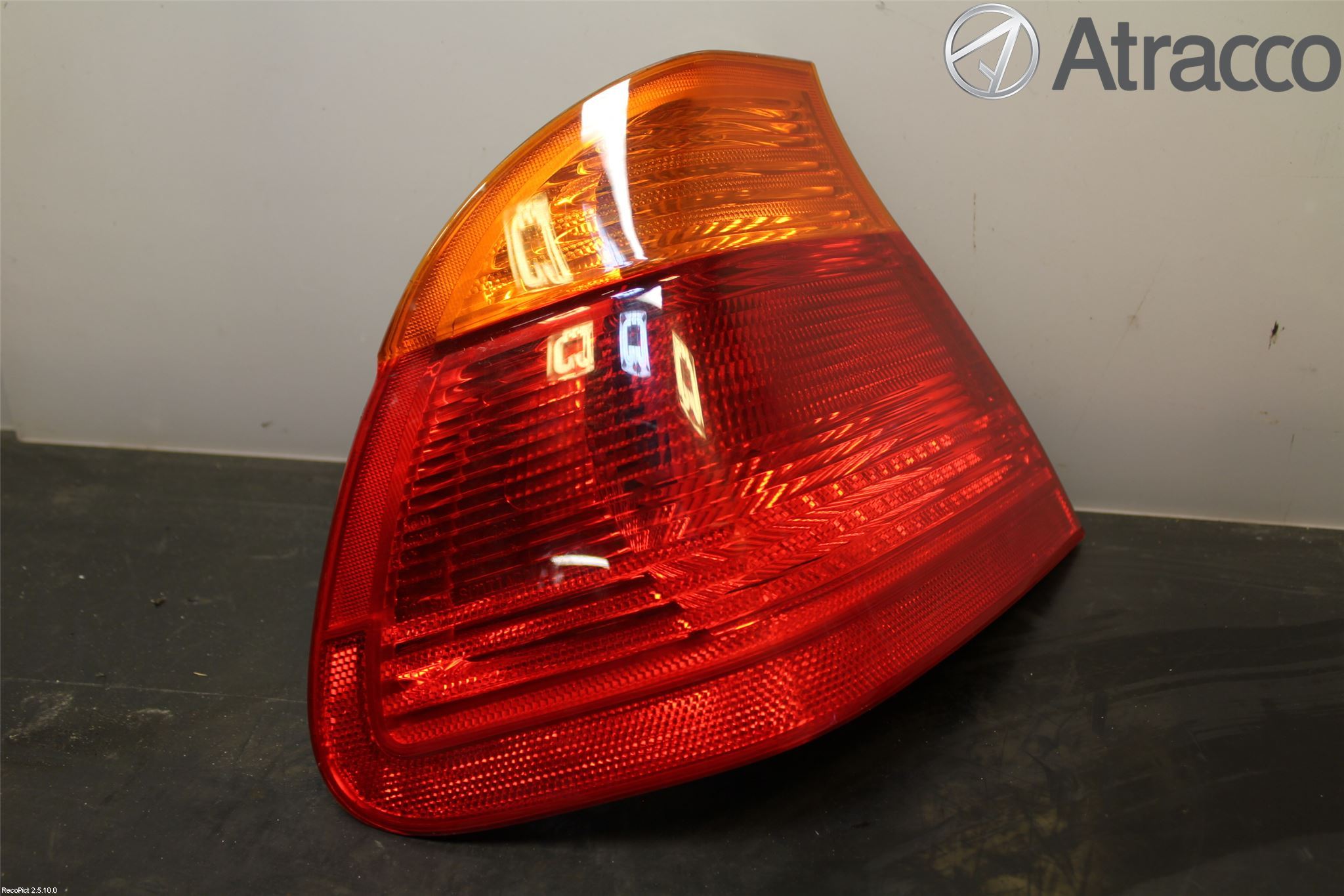 BMW 3 E46      98-05 Baklykt Venstre
