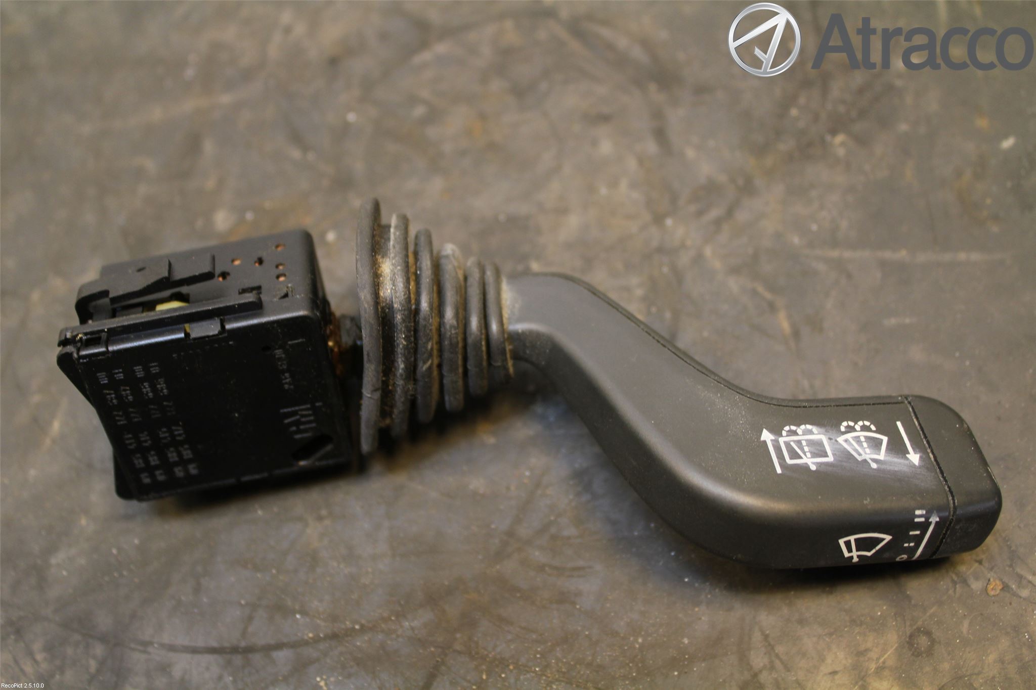 Opel CORSA C    00-06 Bryter Ratt Visker - Spyler