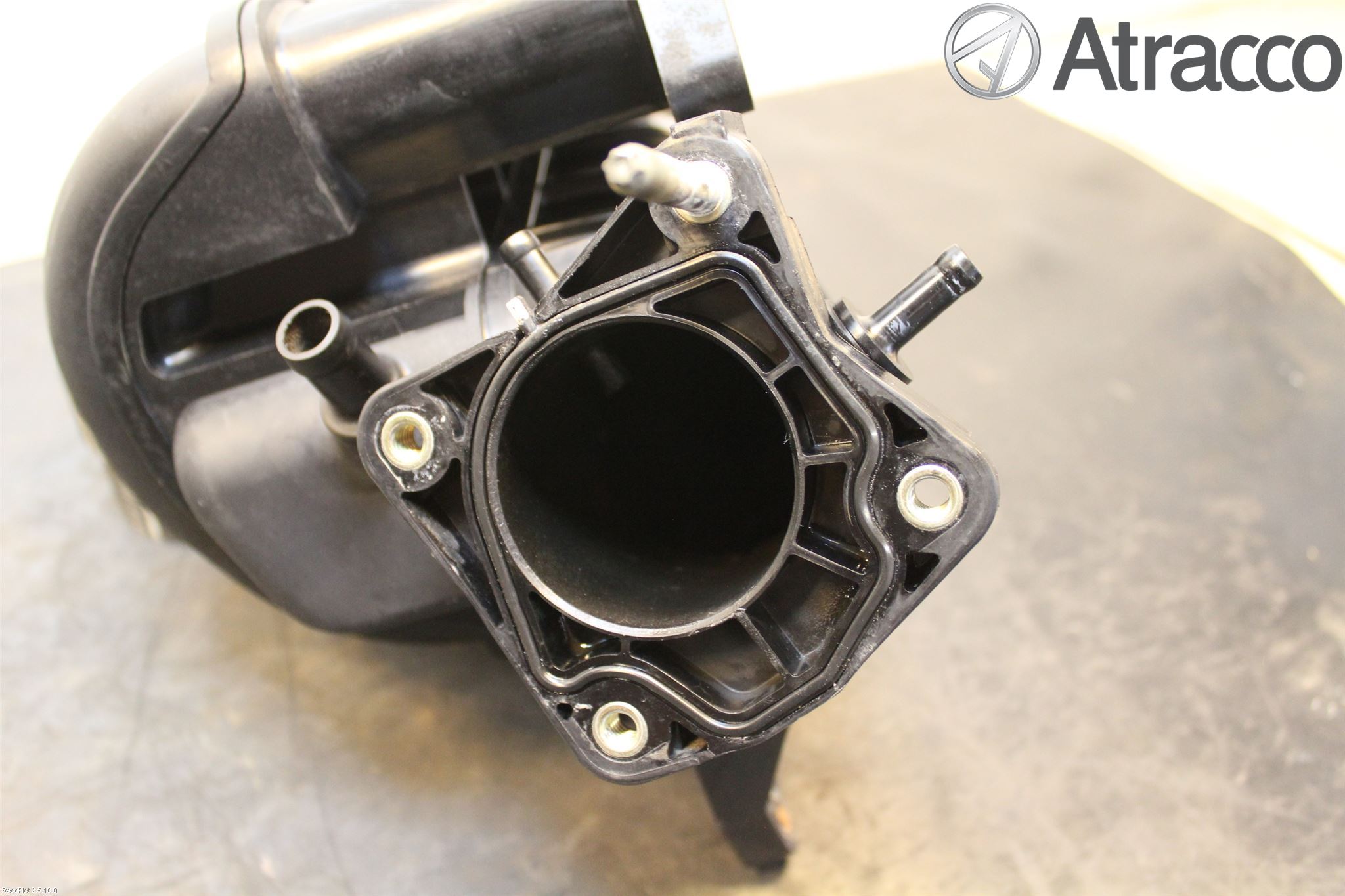 Toyota AVENSIS 98-02 Innsugningsmanifold