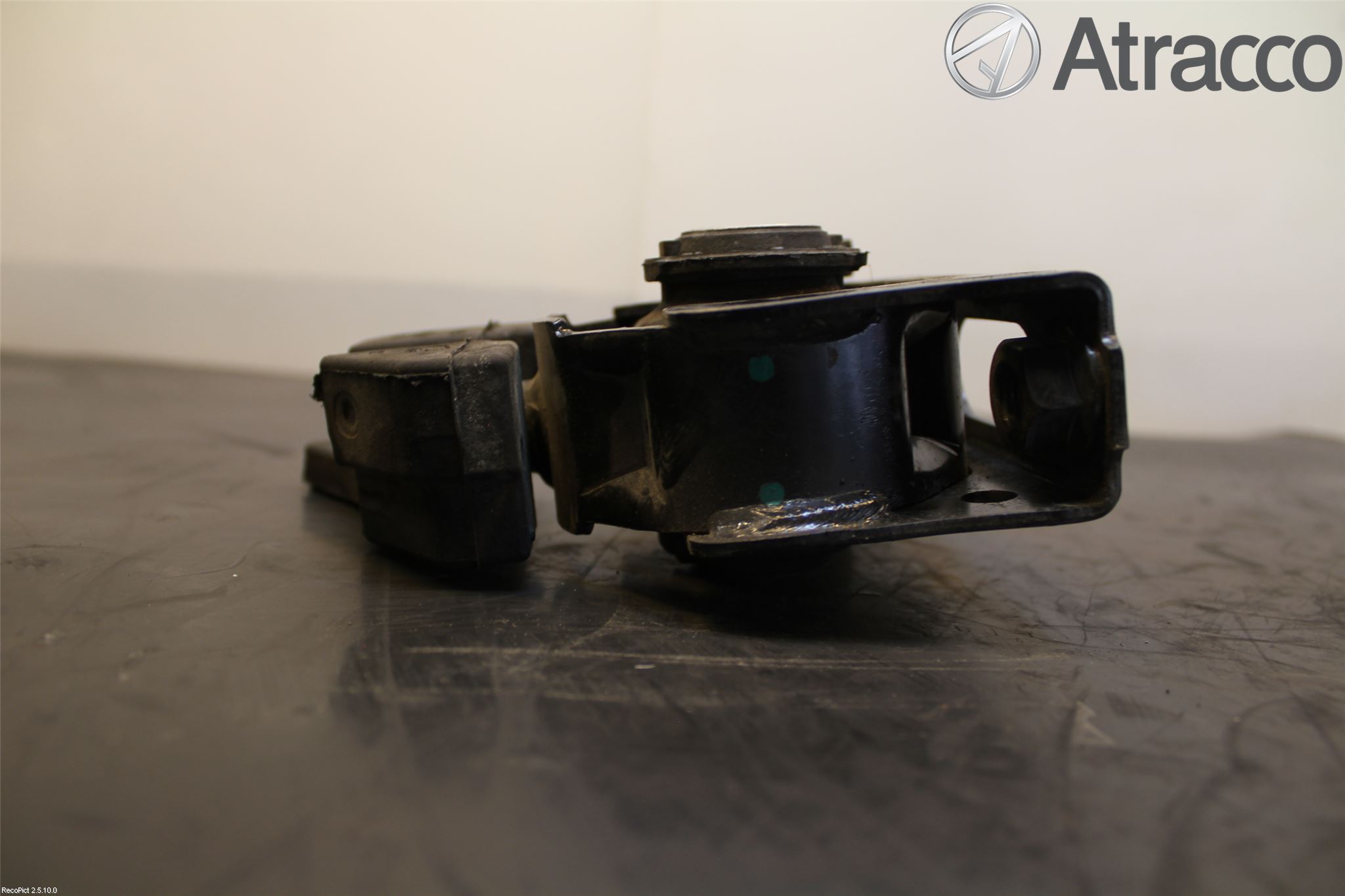Toyota AURIS 13-19 Motor Feste Gummi