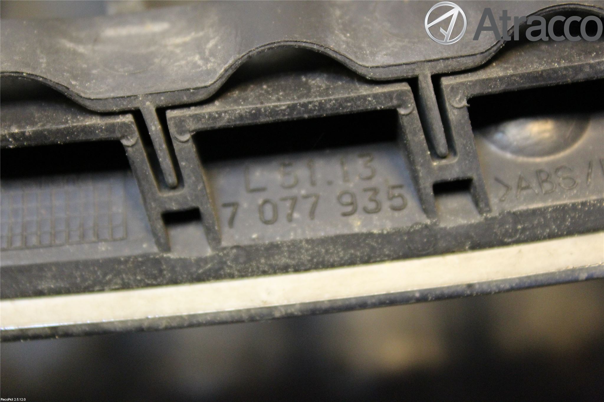 BMW 6 E63/64    02-10 Grilldel Venstre