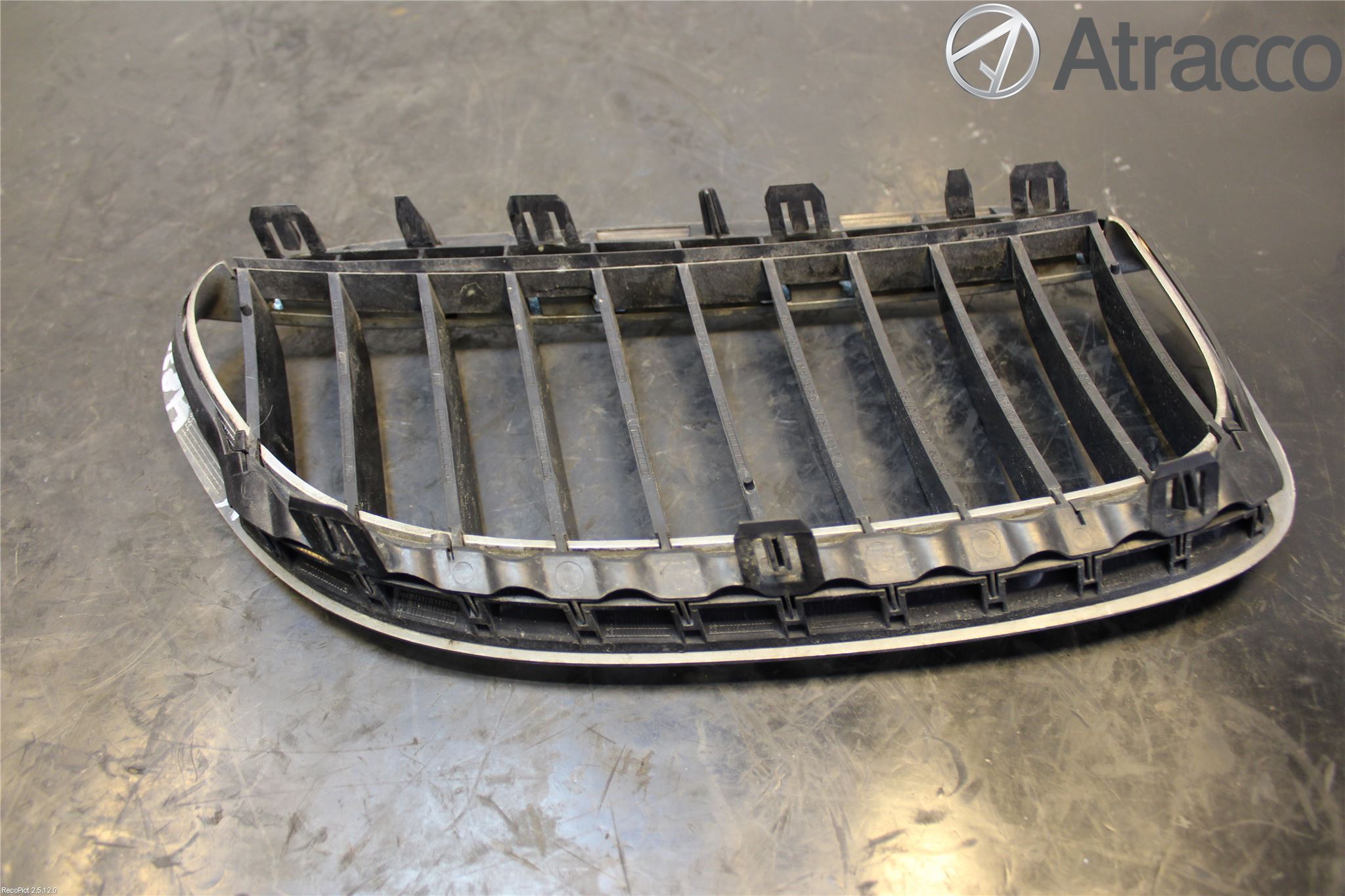 BMW 6 E63/64    02-10 Grilldel Venstre