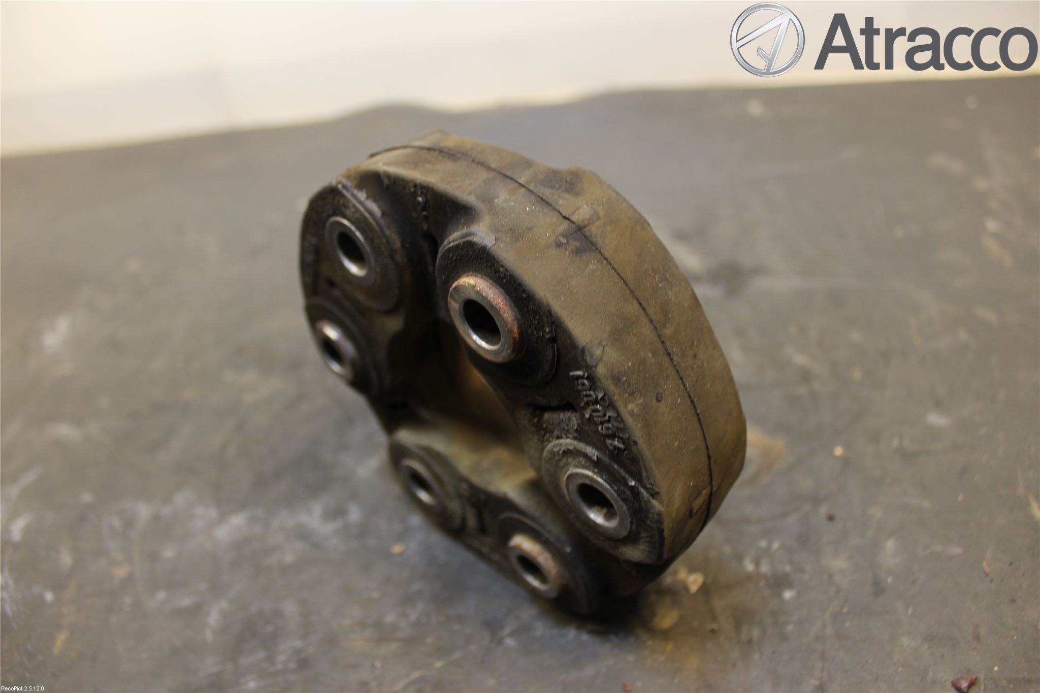 BMW 5 F10/F11/F18 09-17 Mellomaksel Gummiledd