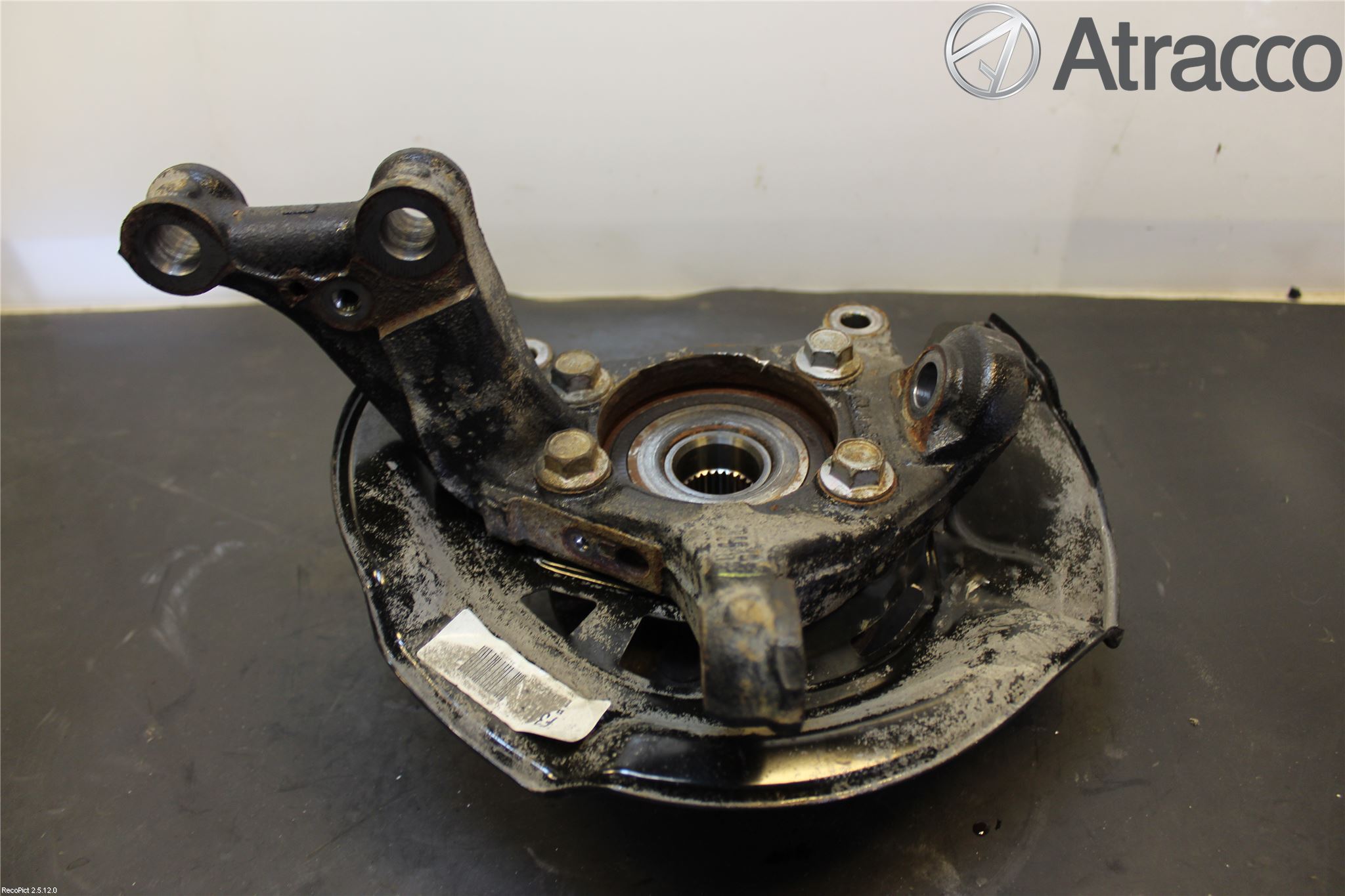Toyota AVENSIS 09-15 Spindel Vf