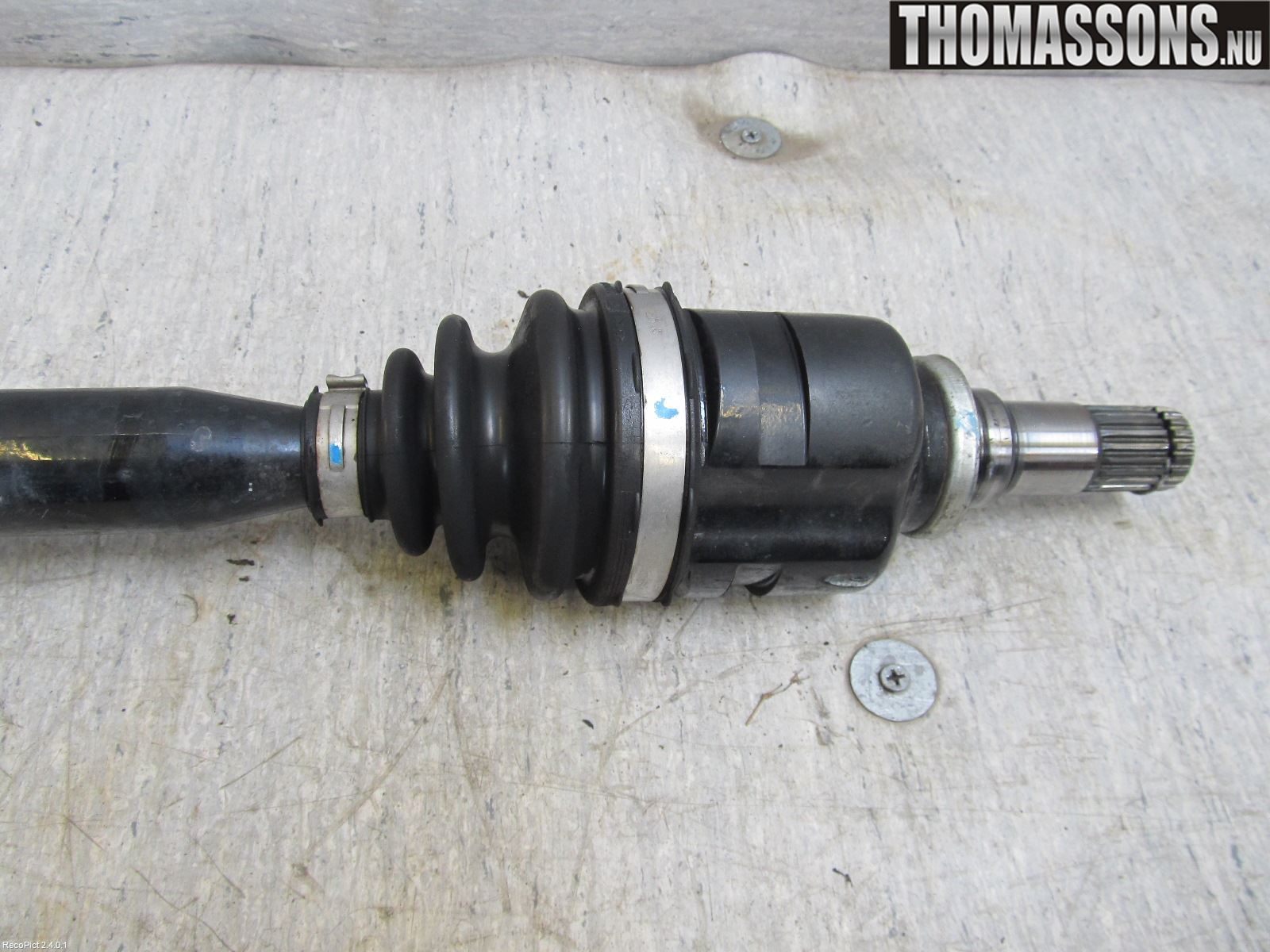 Toyota AVENSIS 09-15 Drivaksel Foran Kompl Høyre