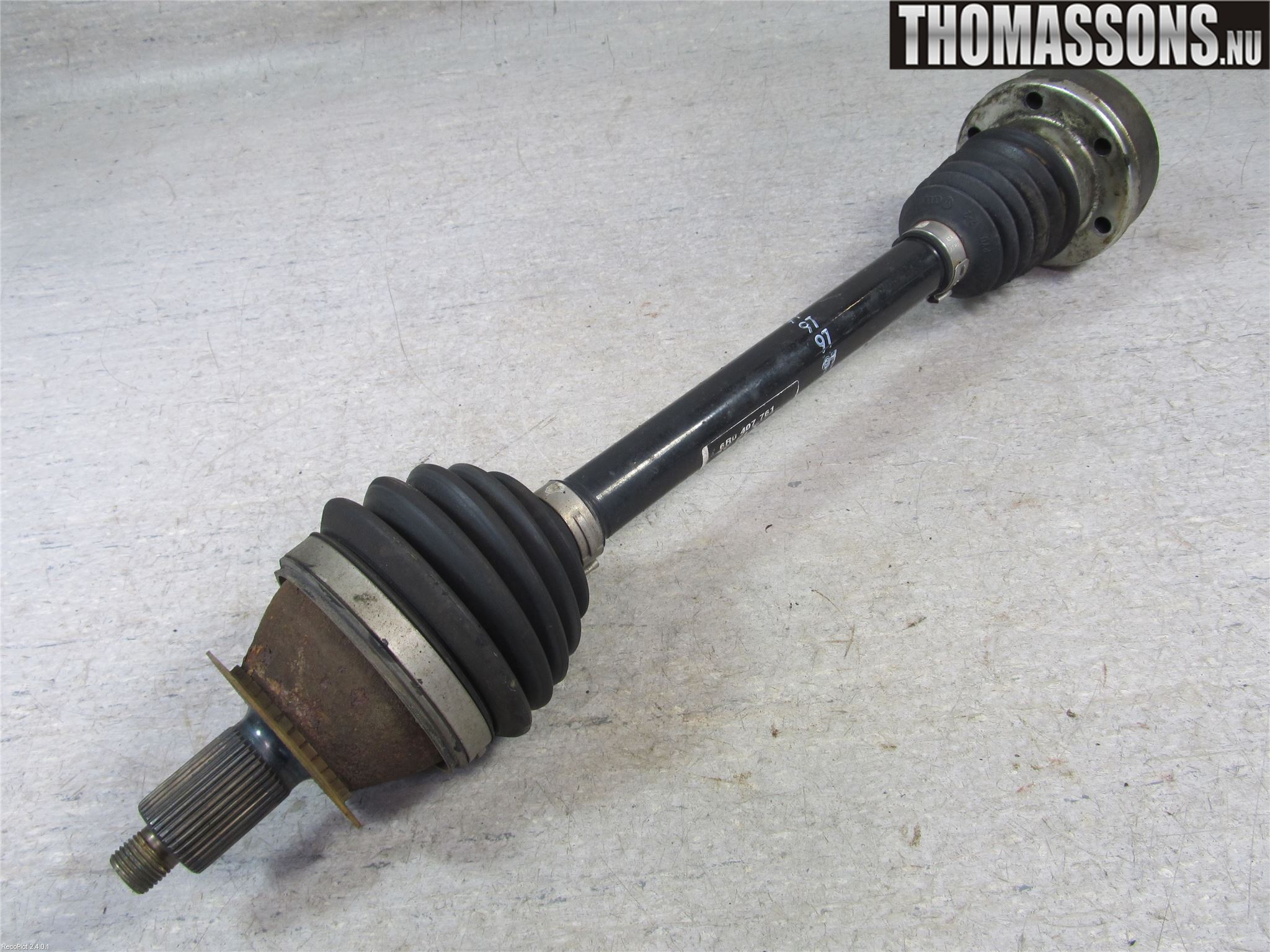 Volkswagen VW POLO 10-17 Drivaksel Foran Kompl Venstre