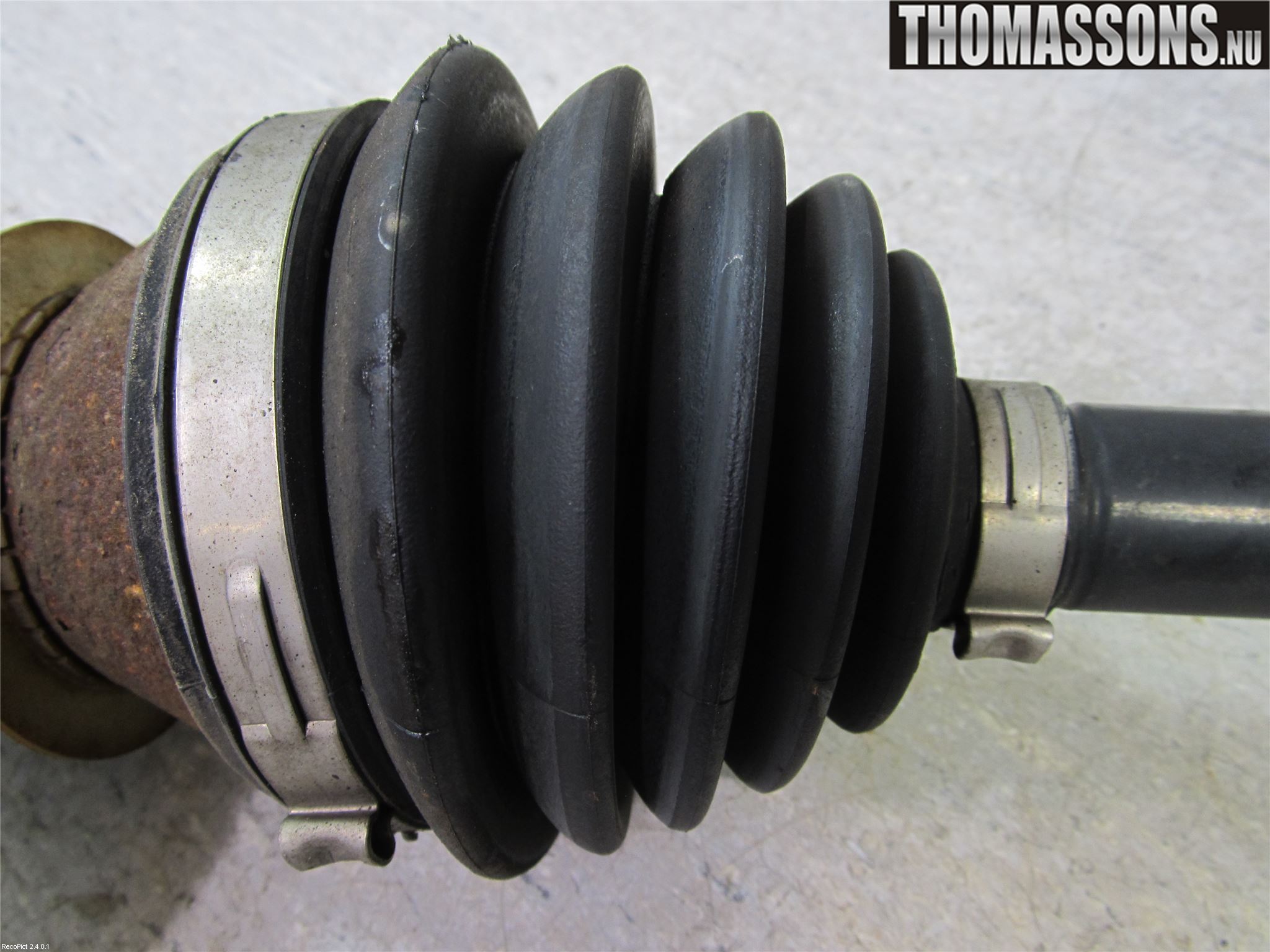 Volkswagen VW POLO 10-17 Drivaksel Foran Kompl Venstre