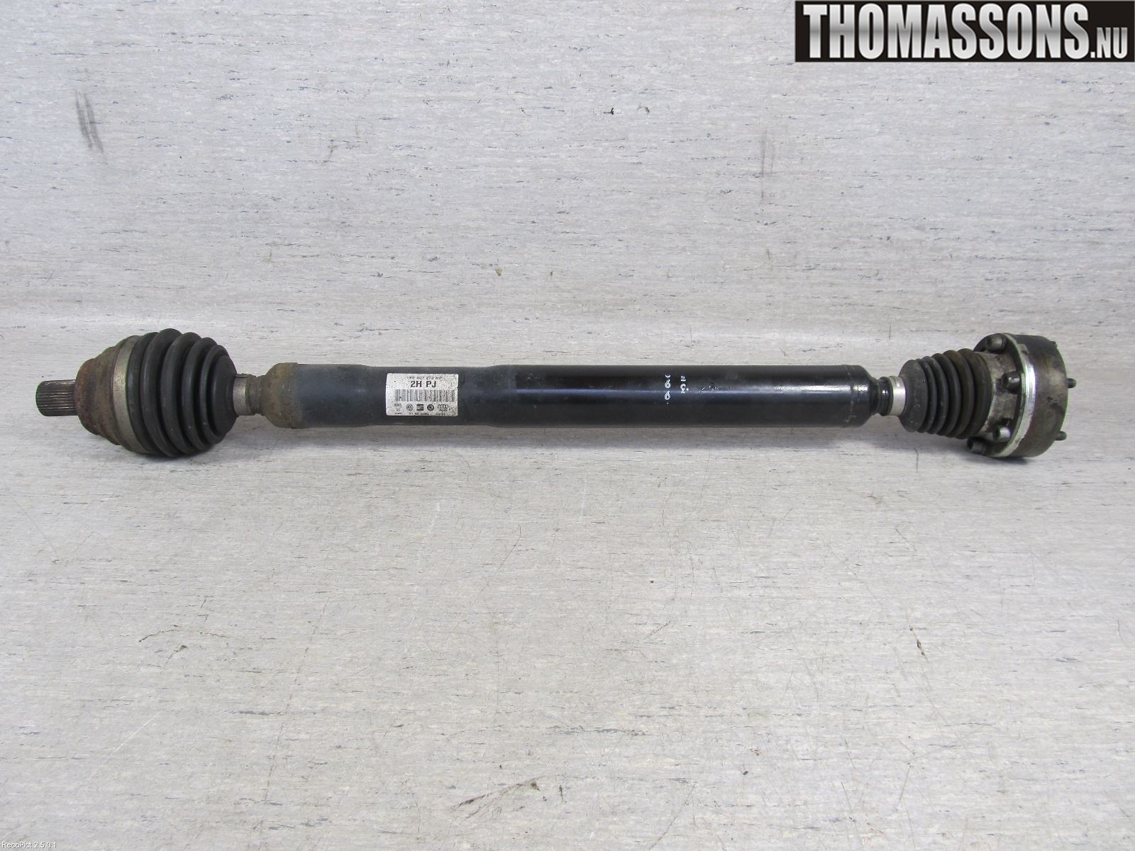 Volkswagen VW PASSAT 05-11 Drivaksel Foran Kompl Høyre