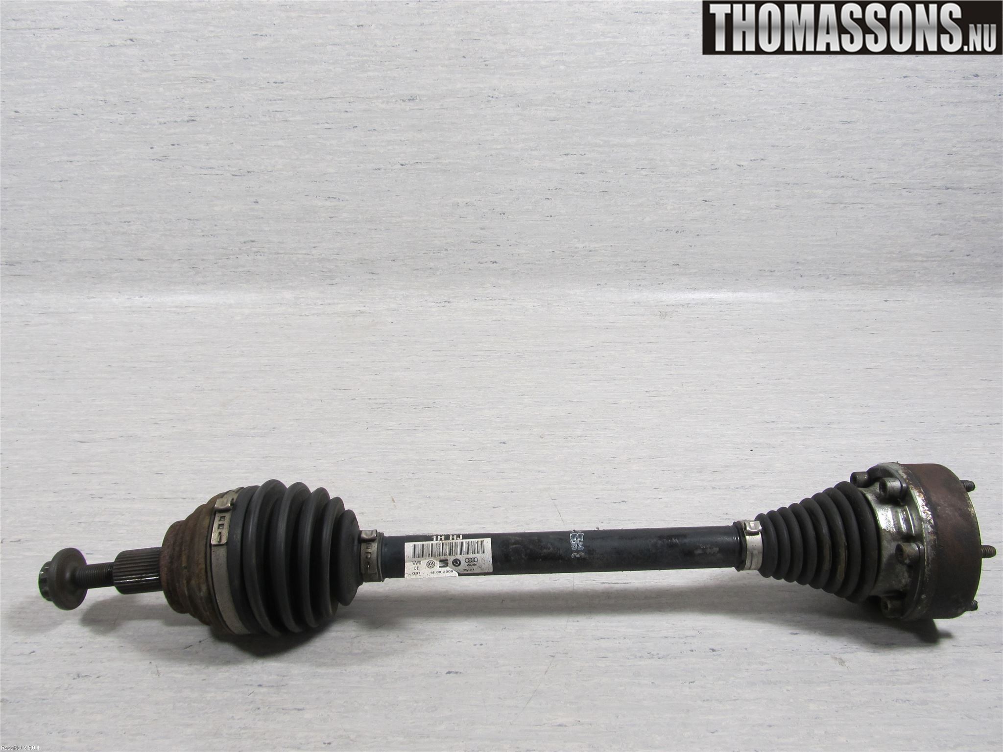 Volkswagen VW PASSAT 05-11 Drivaksel Foran Kompl Venstre