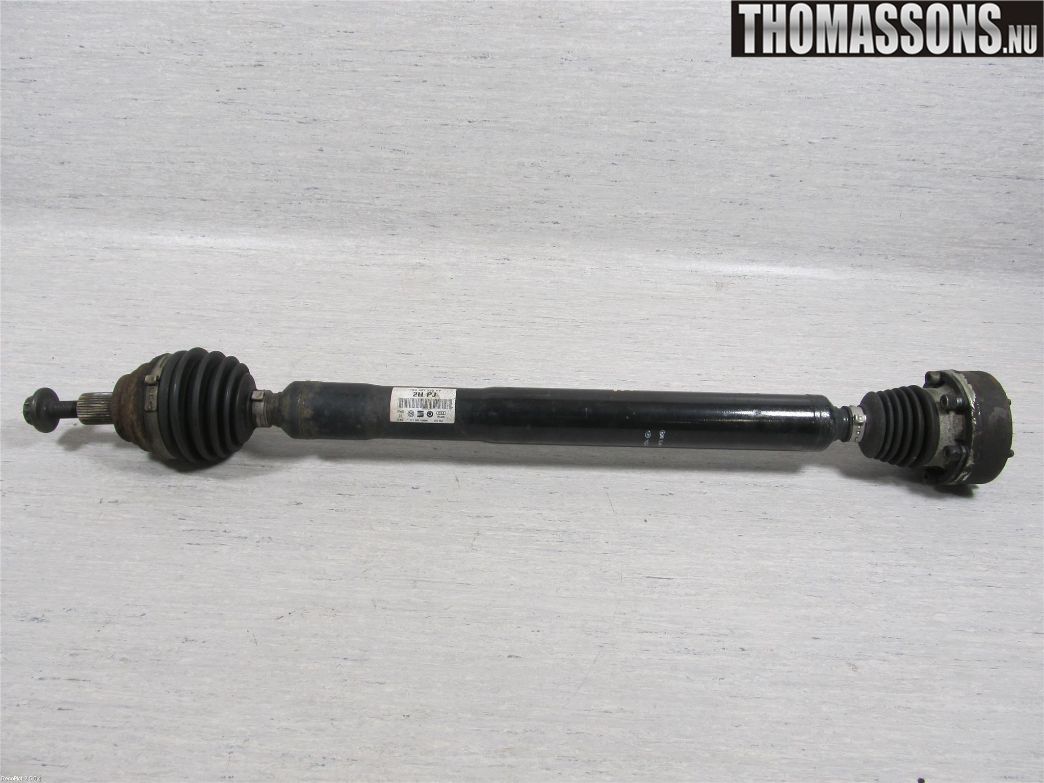 Volkswagen VW PASSAT 05-11 Drivaksel Foran Kompl Høyre