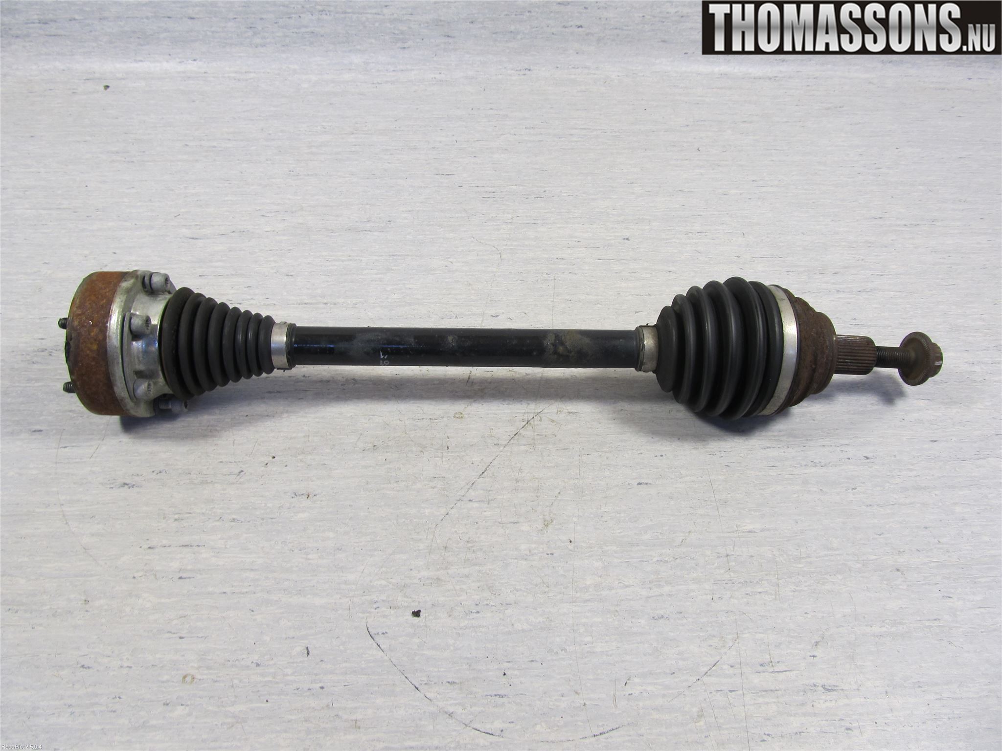 Seat LEON 06-12 Drivaksel Foran Kompl Venstre