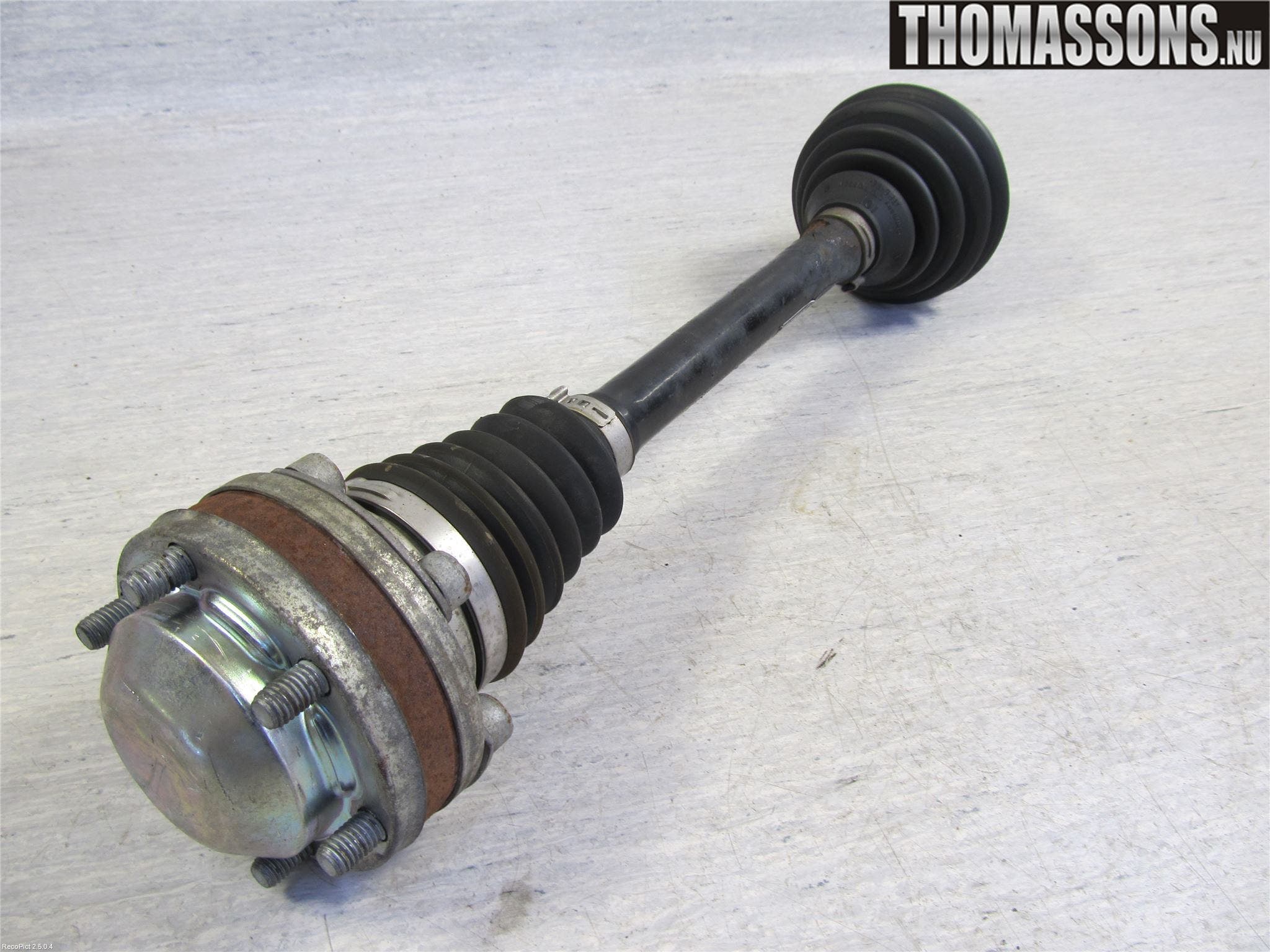 Volkswagen VW PASSAT 05-11 Drivaksel Foran Kompl Venstre