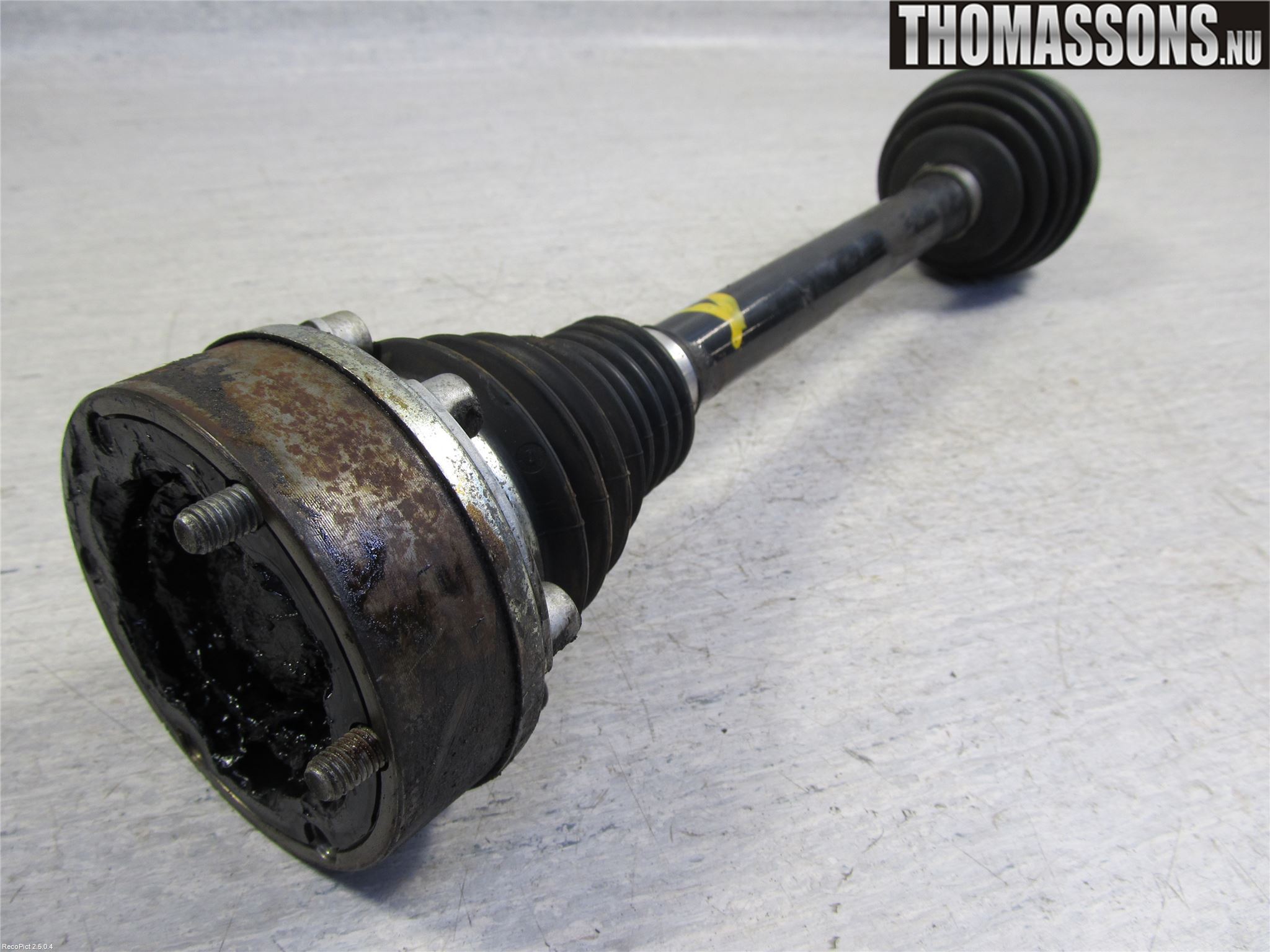 Volkswagen VW CADDY      04-10 Drivaksel Foran Kompl Venstre